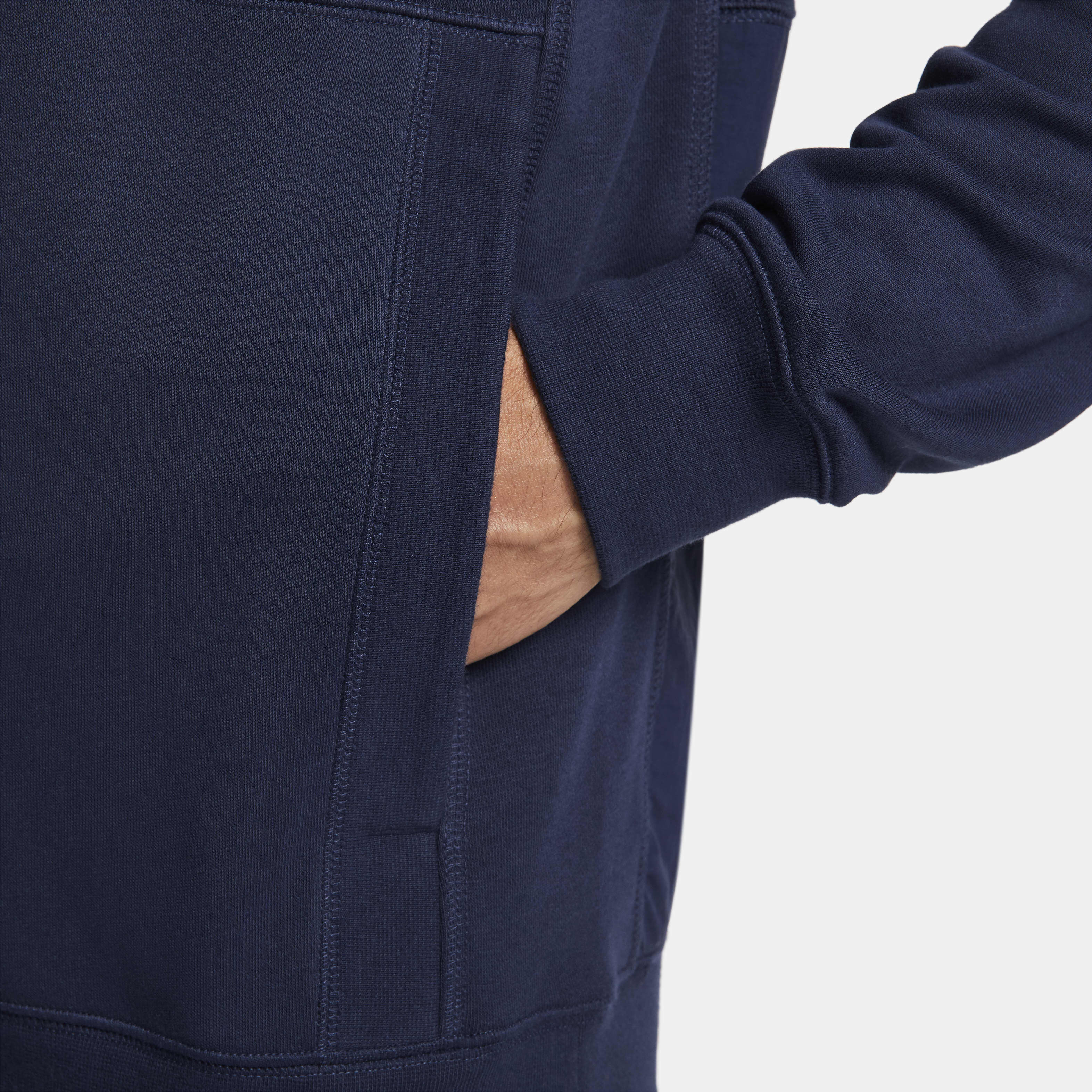 تشيلسي ترافل image number 2