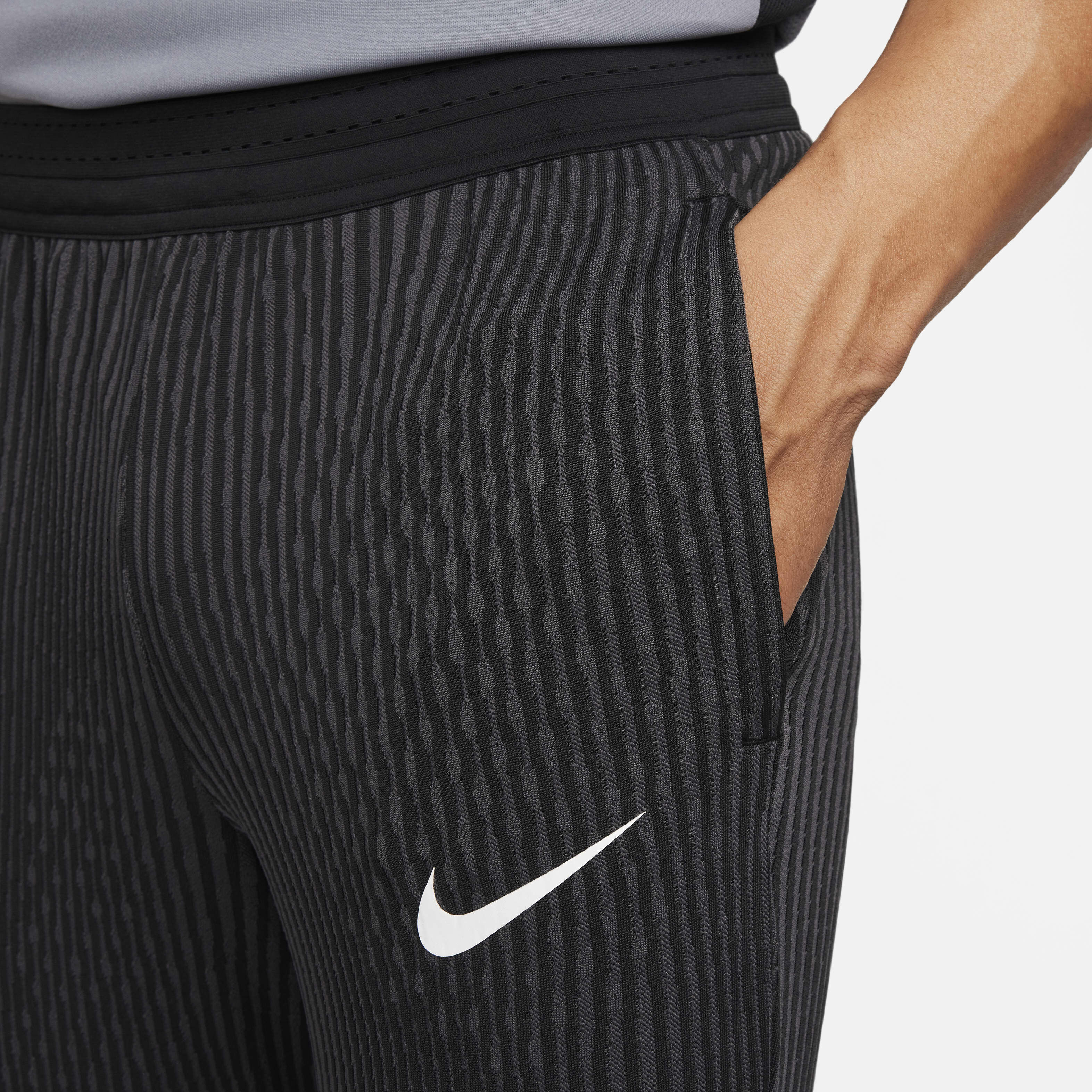 Nike Strike Elite image number 3