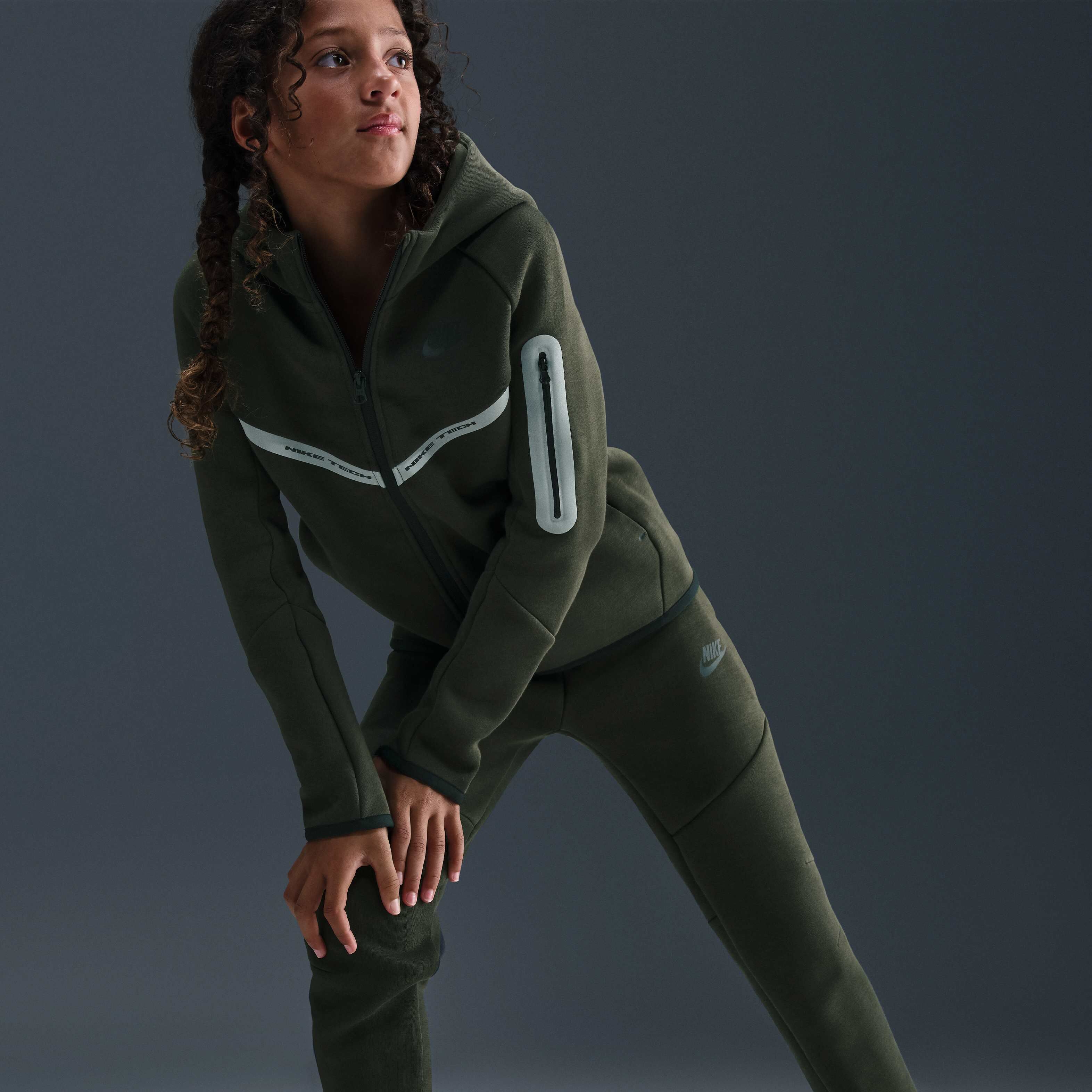 Nike Sportswear Tech Fleece image number 4