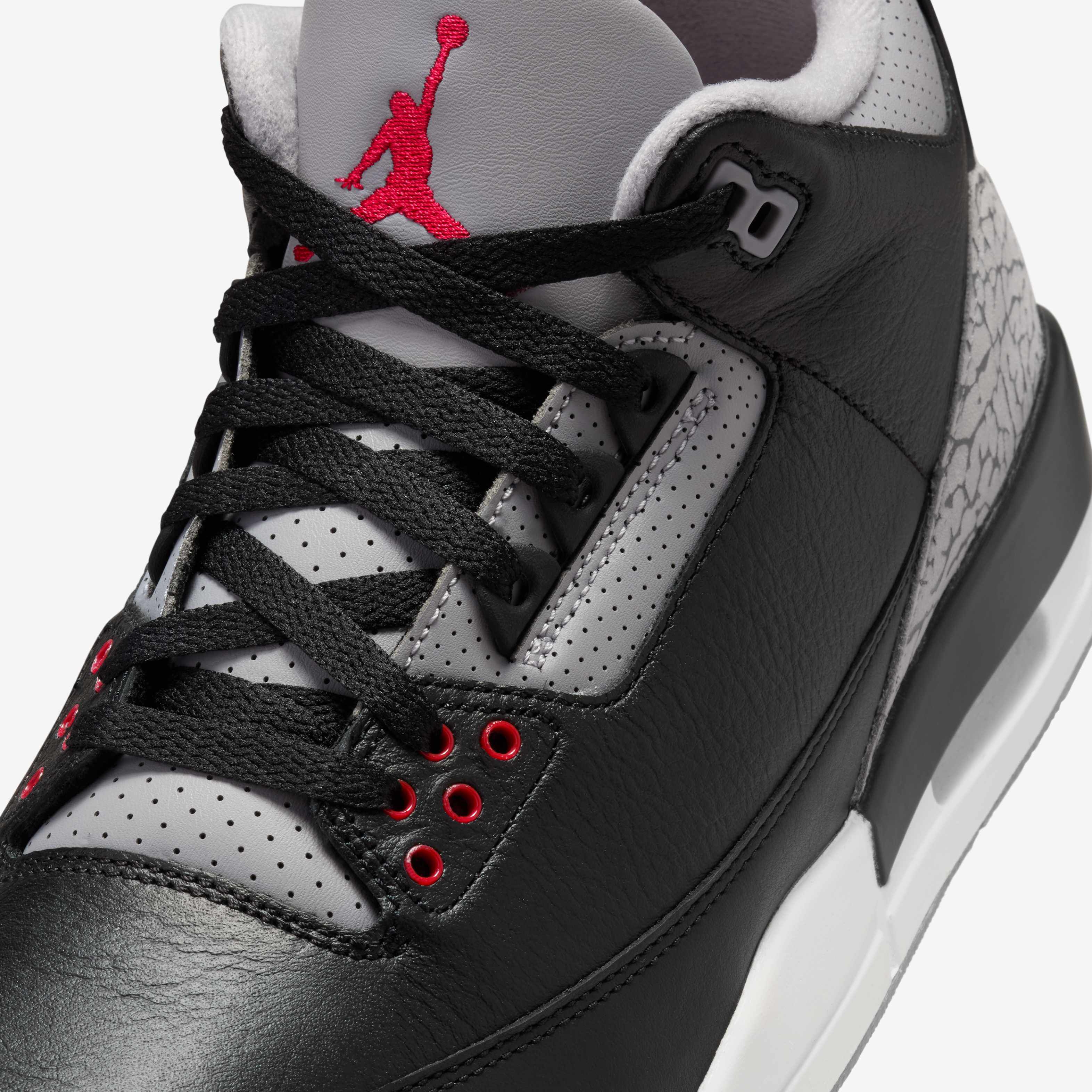 Air Jordan 3 Retro image number 6