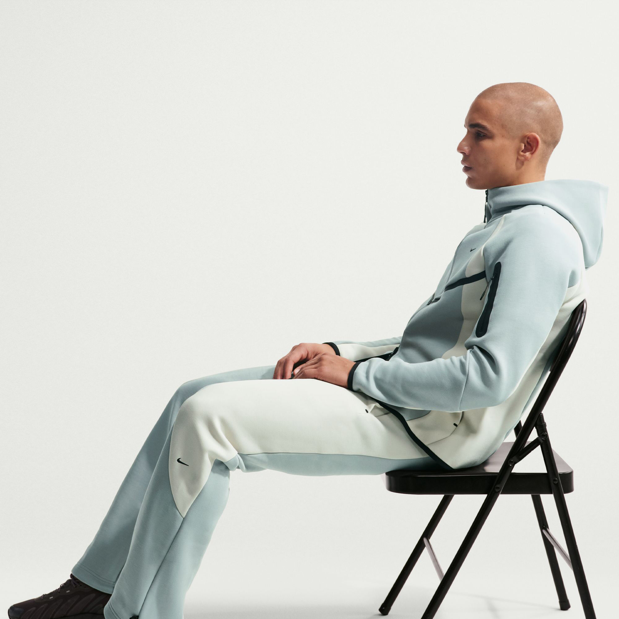 نايكي تك image number 4