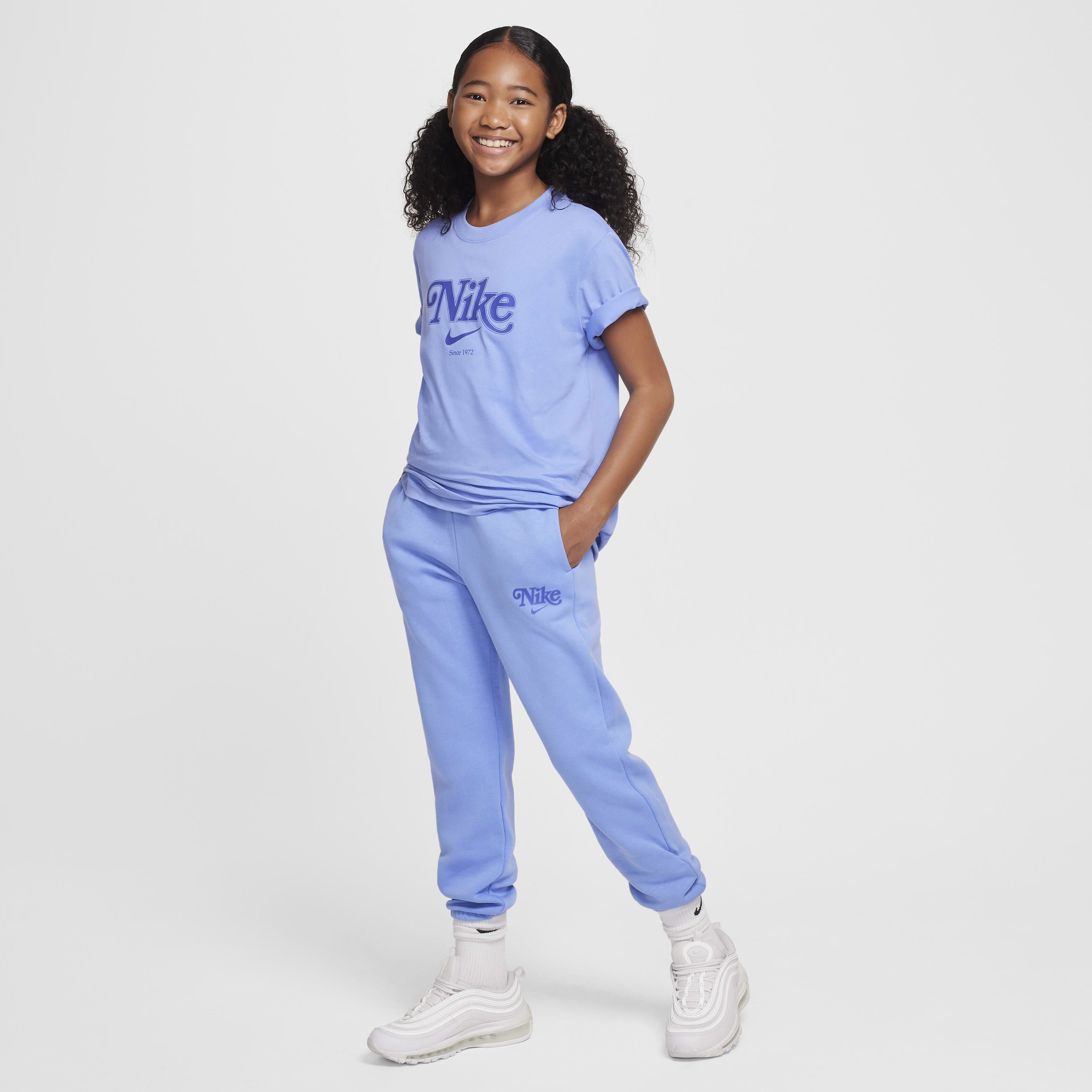 Nike girl joggers deals
