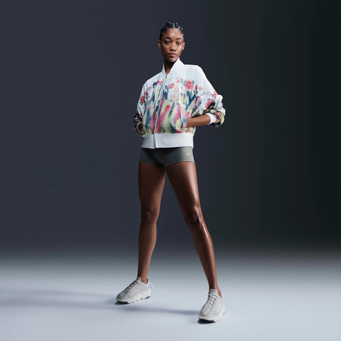 Nike Sportswear Women's Artist Collection image number 3 Nike Sportswear Women's Artist Collection image number 3