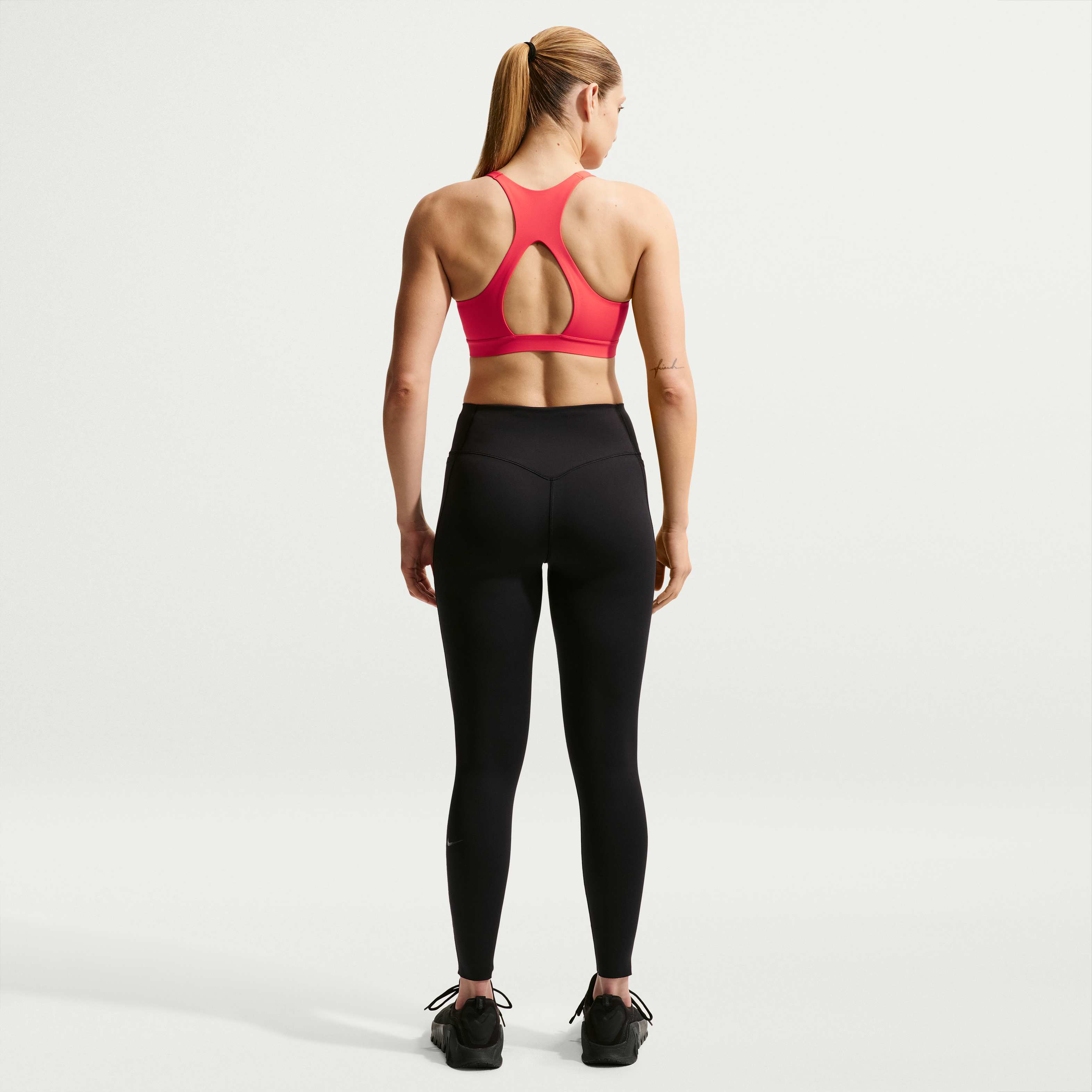 Nike Universa image number 4