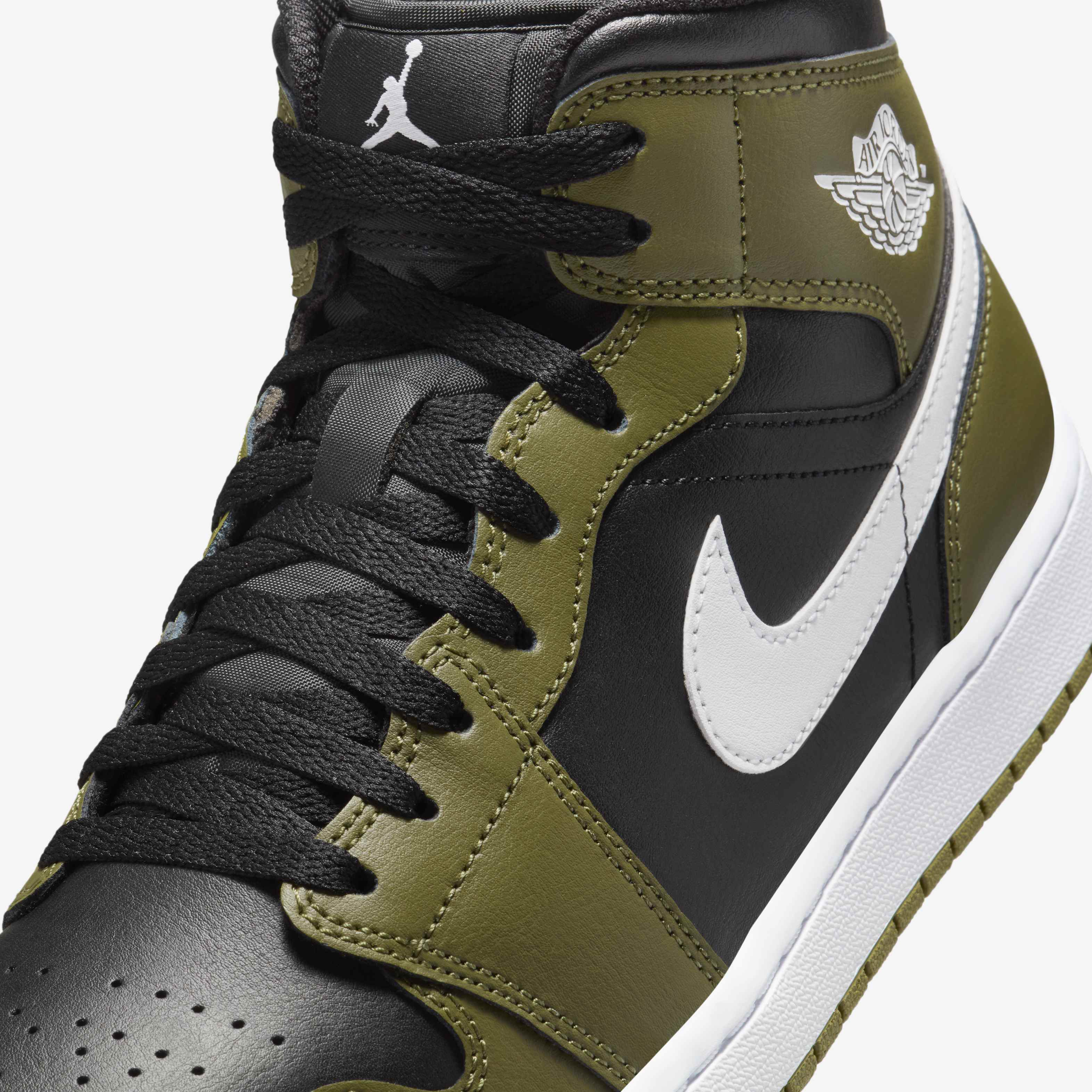 Air Jordan 1 Mid image number 6