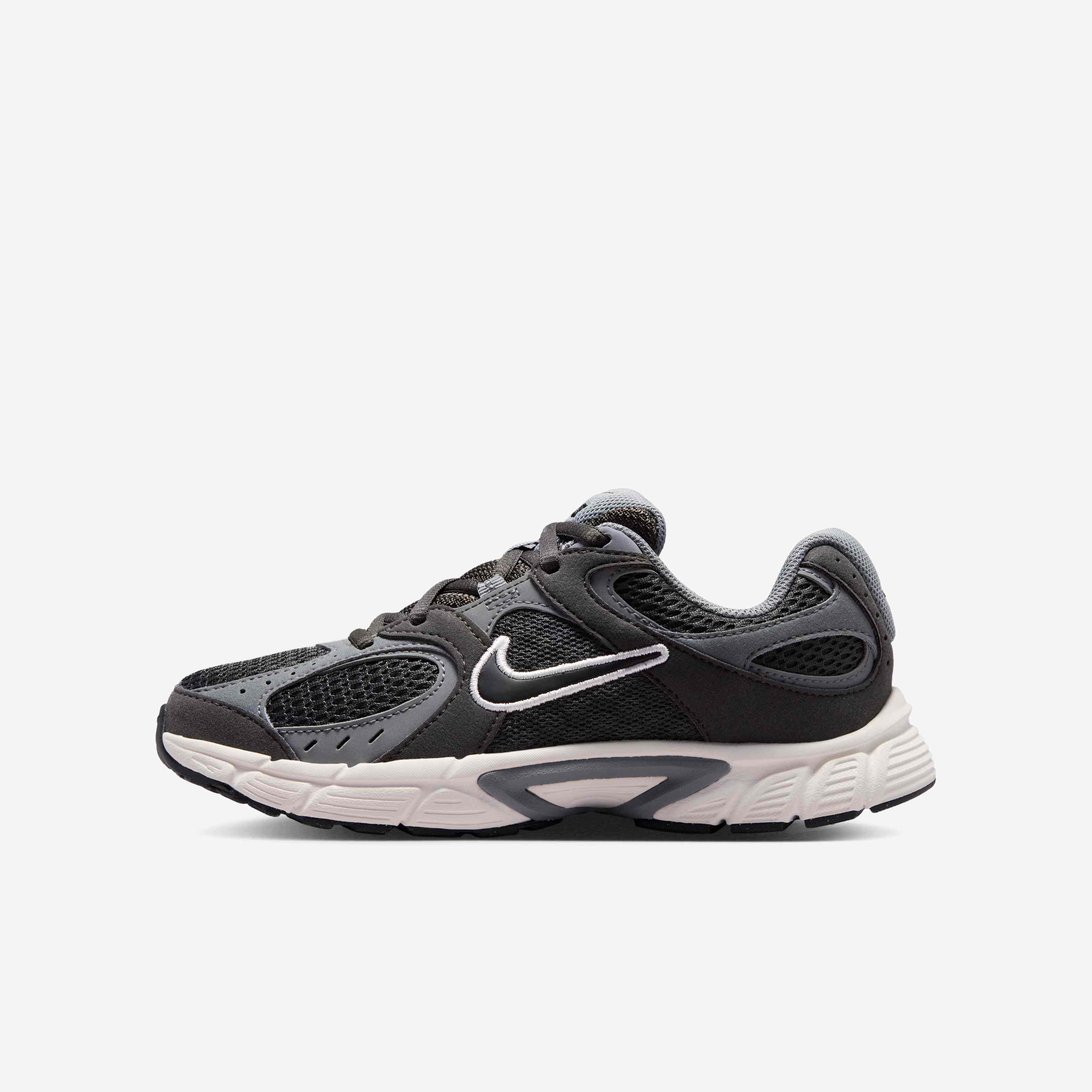 Nike V5 Runner Suede image number 0