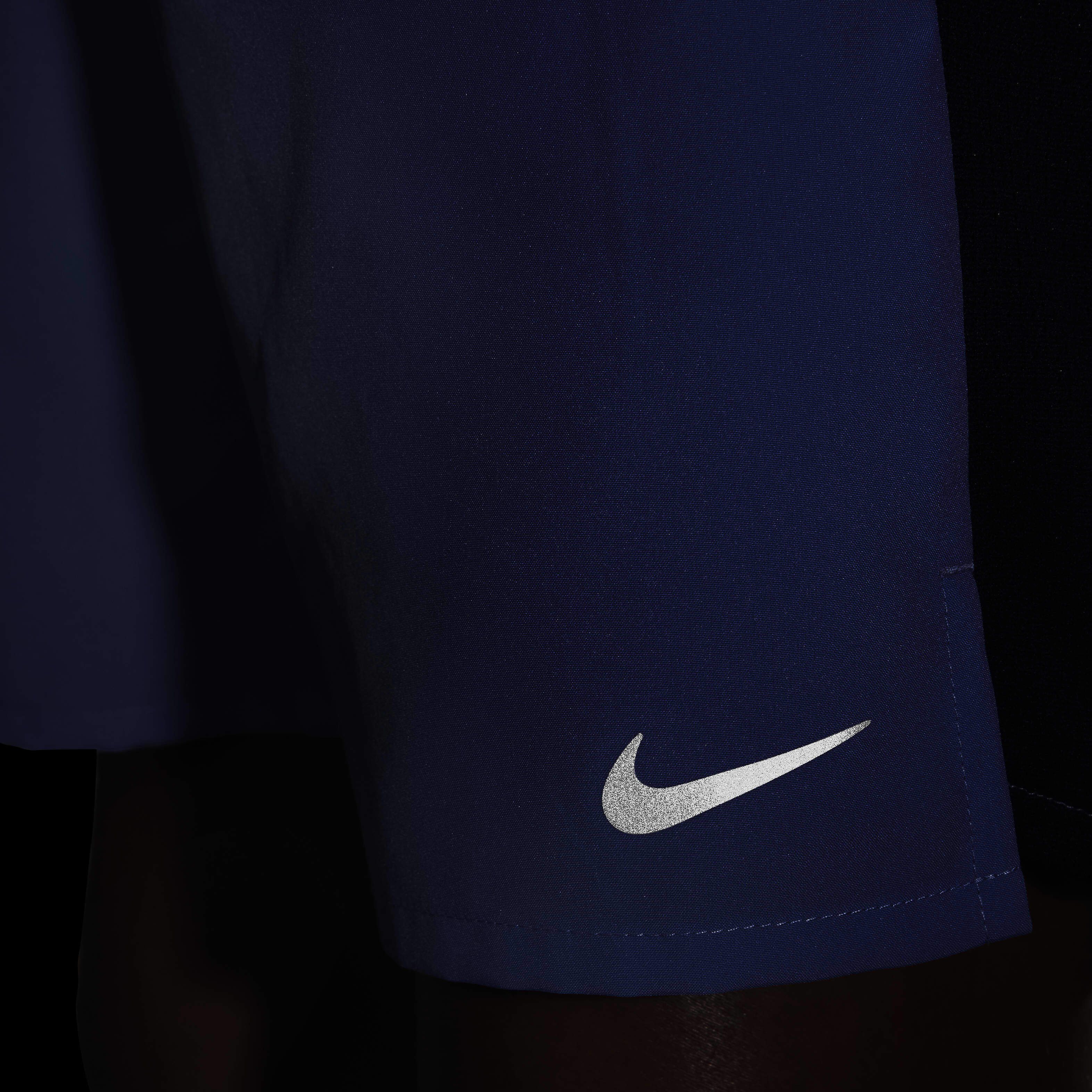 Nike Dri-FIT Challenger image number 8