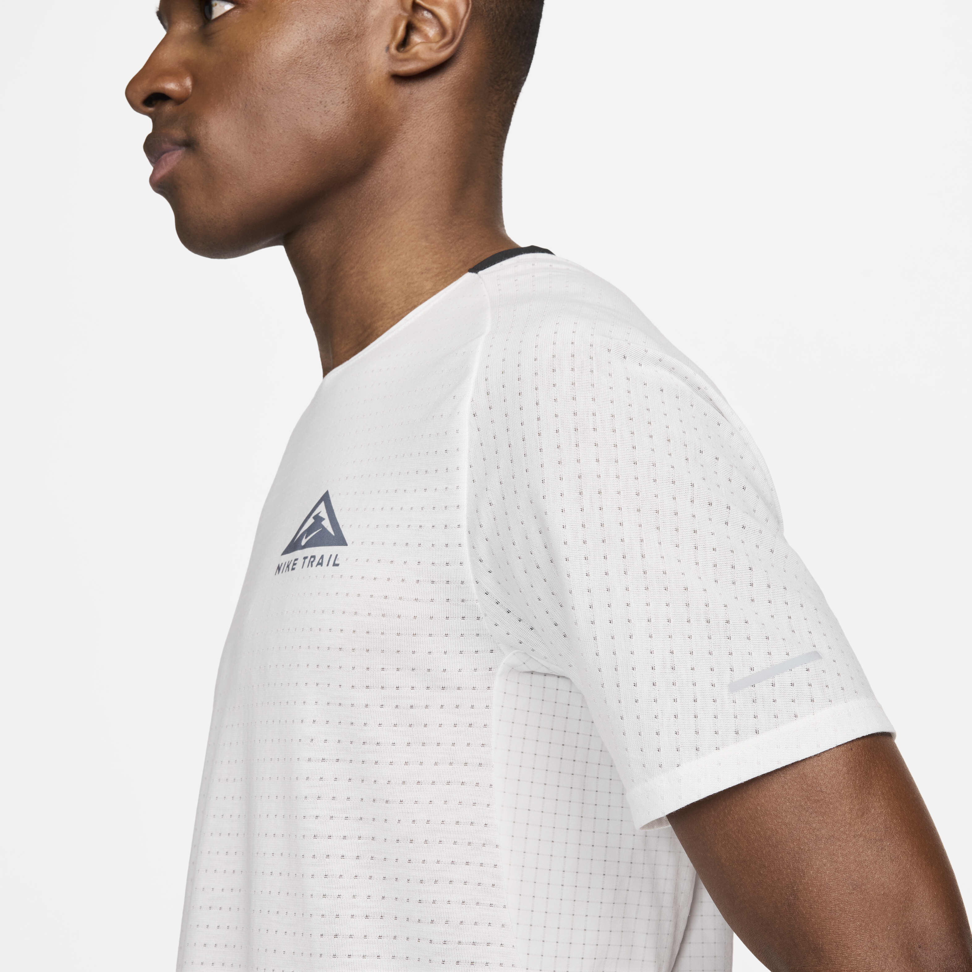 Buy Nike Trail Solar Chase Men s Dri FIT Short Sleeve Running Top Nike Qatar Official