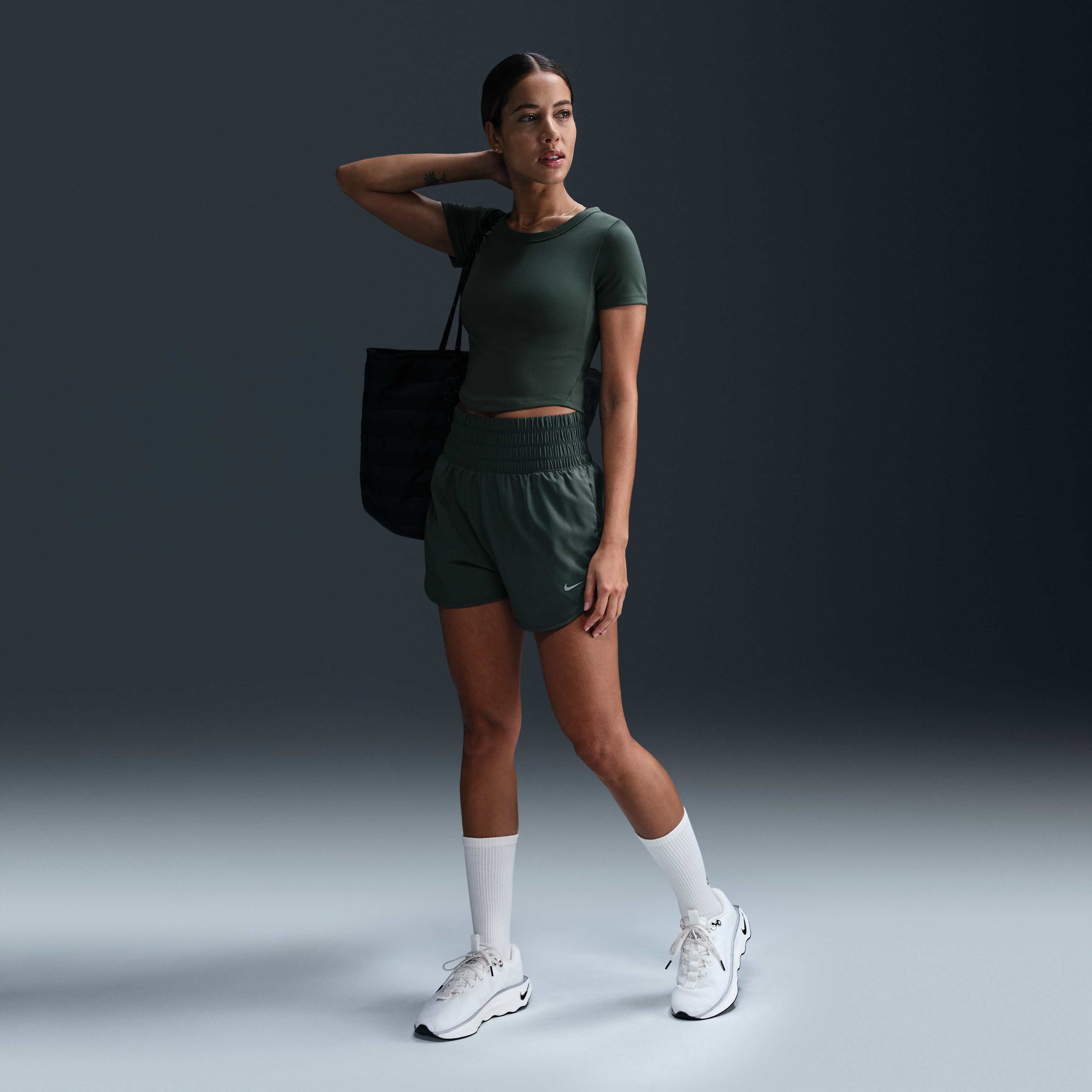 نايكي ون فيتد image number 3