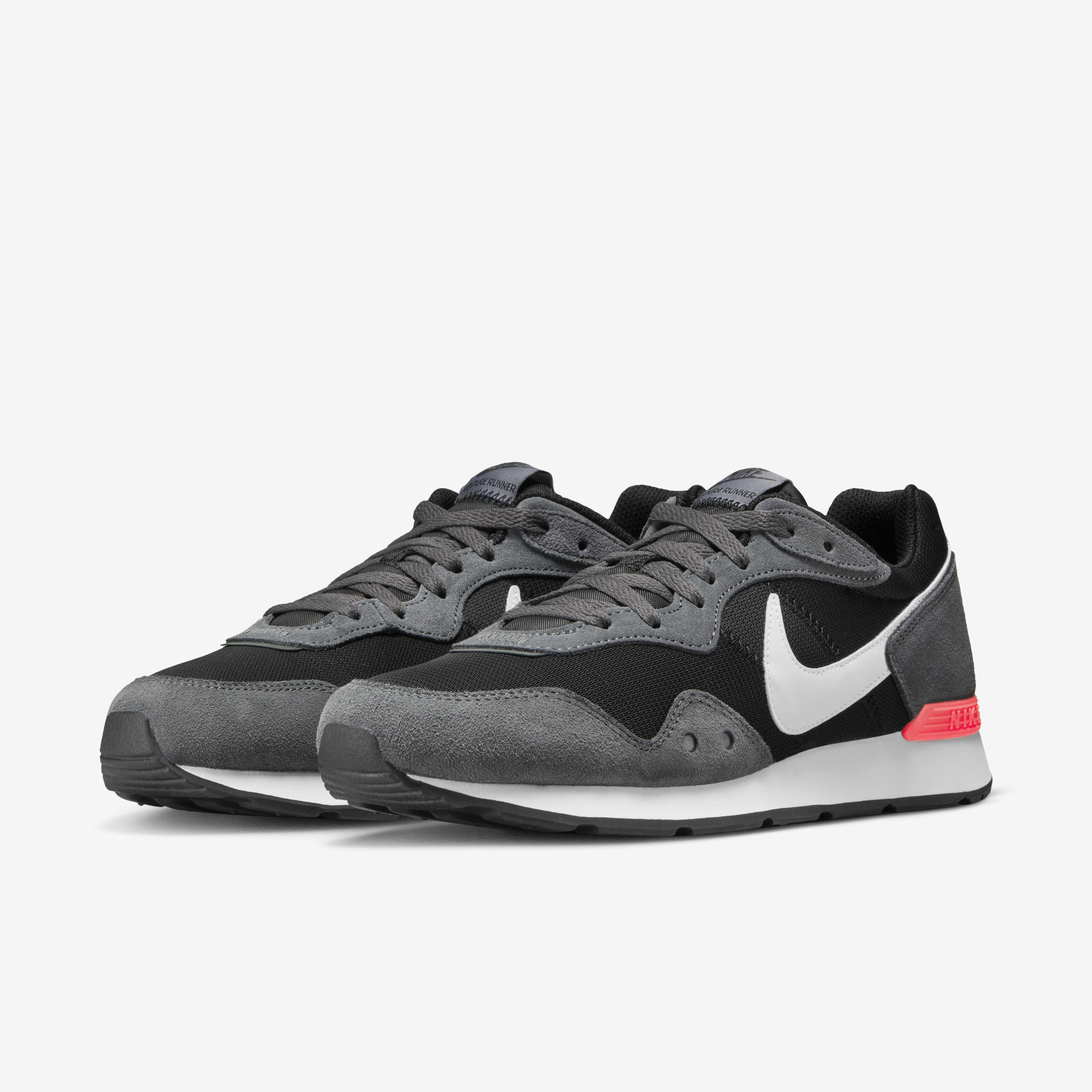 Nike Venture Runner image number 4