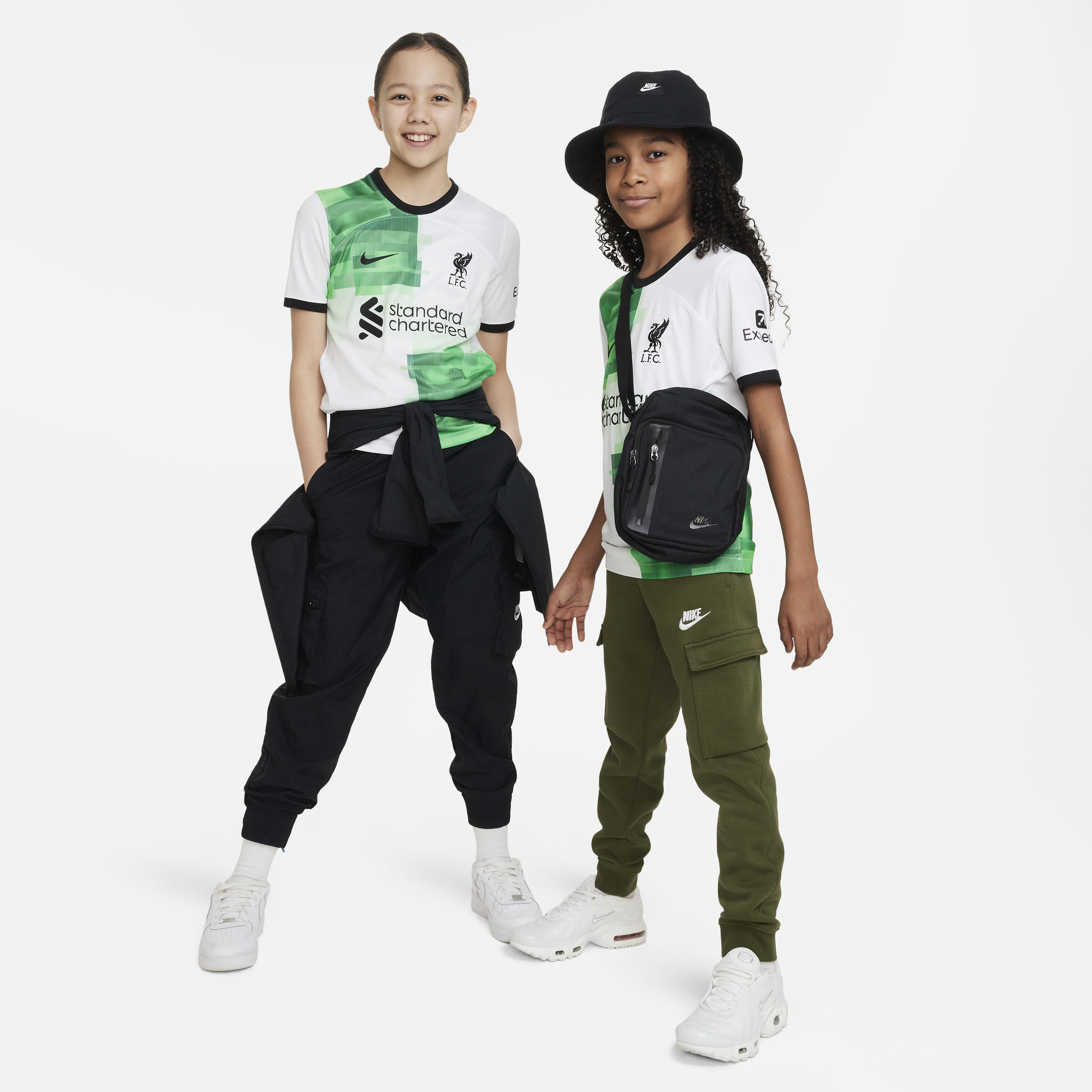 Liverpool F.C. 2023/24 Stadium Away image number 5