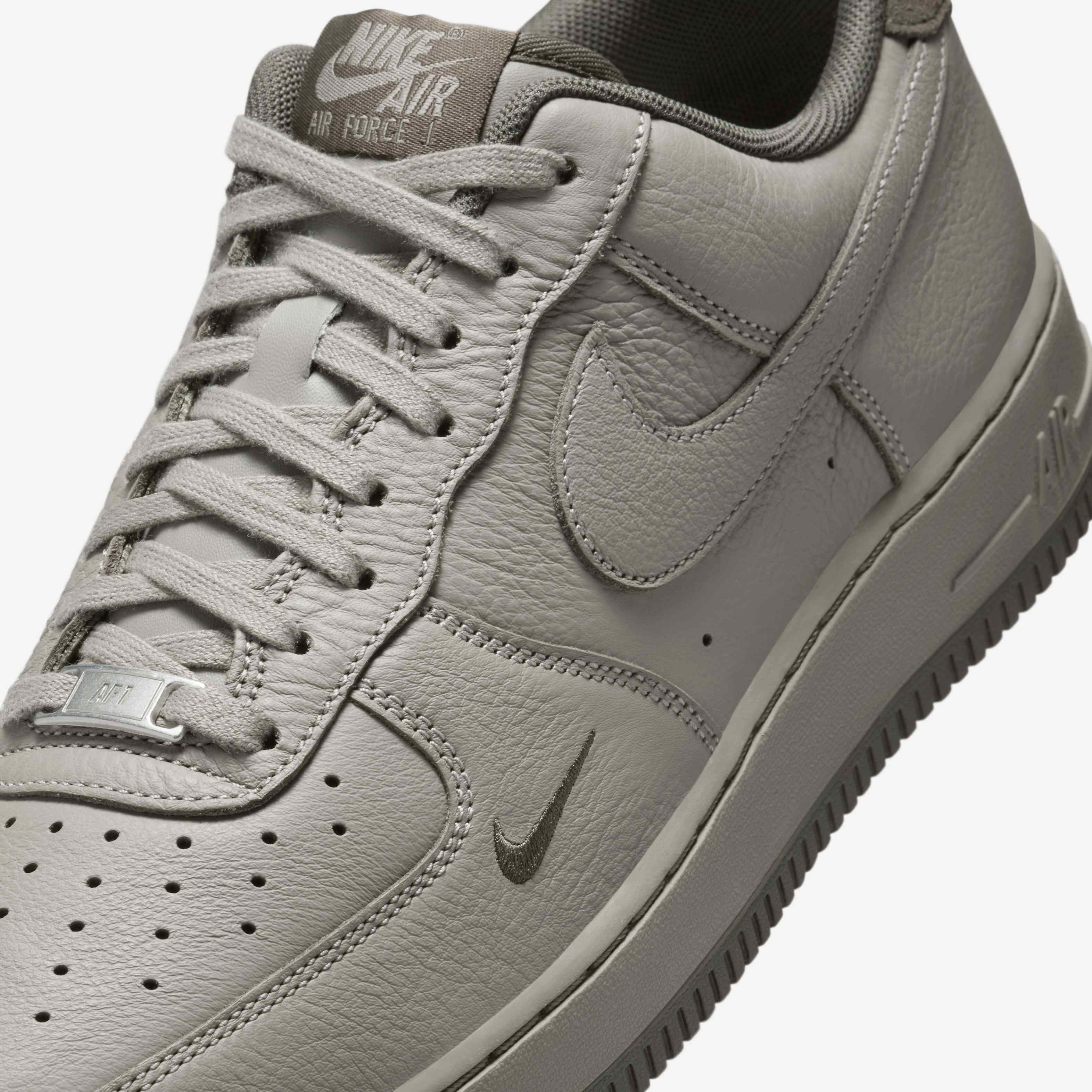 Nike Air Force 1 '07 LV8 image number 6