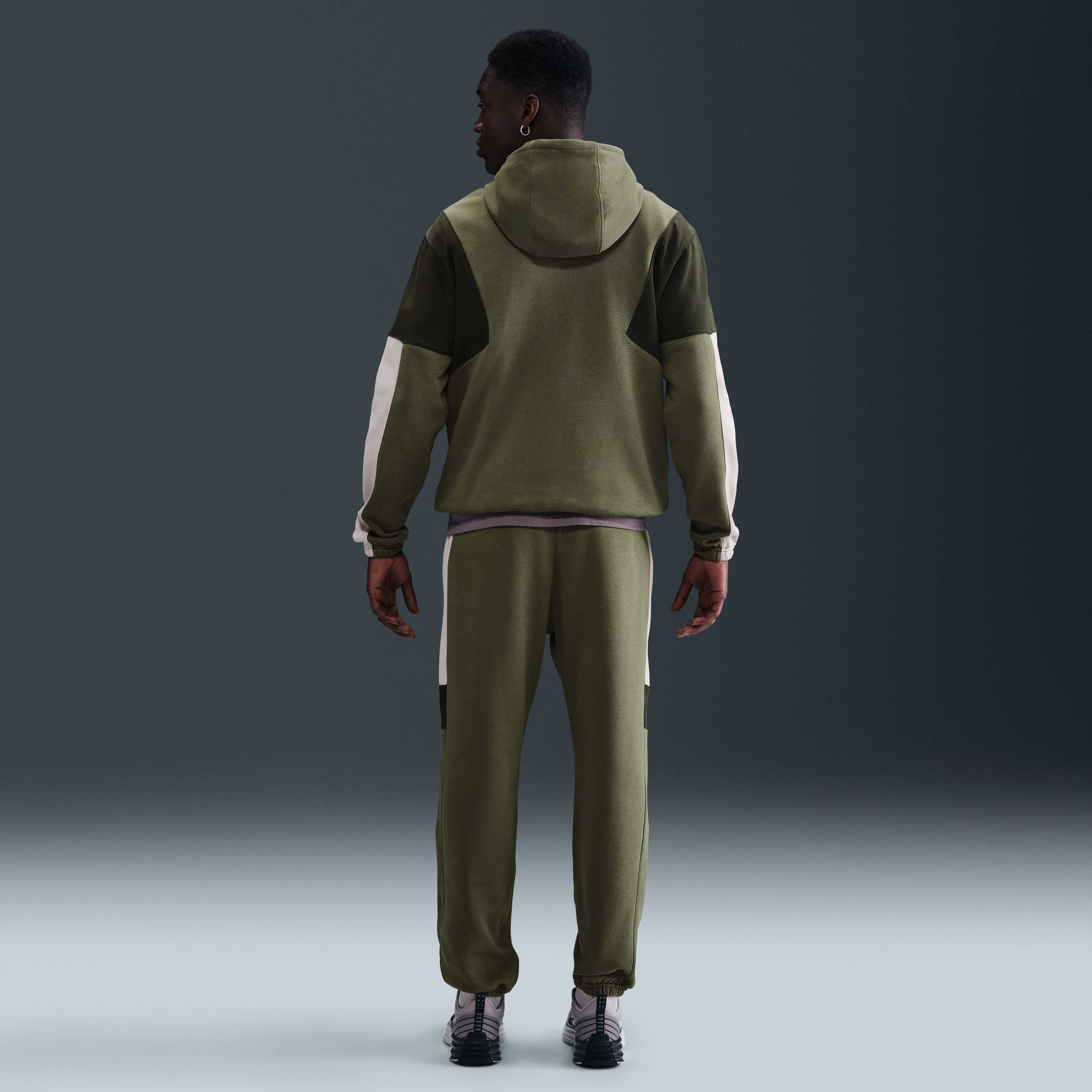 Nike Sportswear Club image number 4
