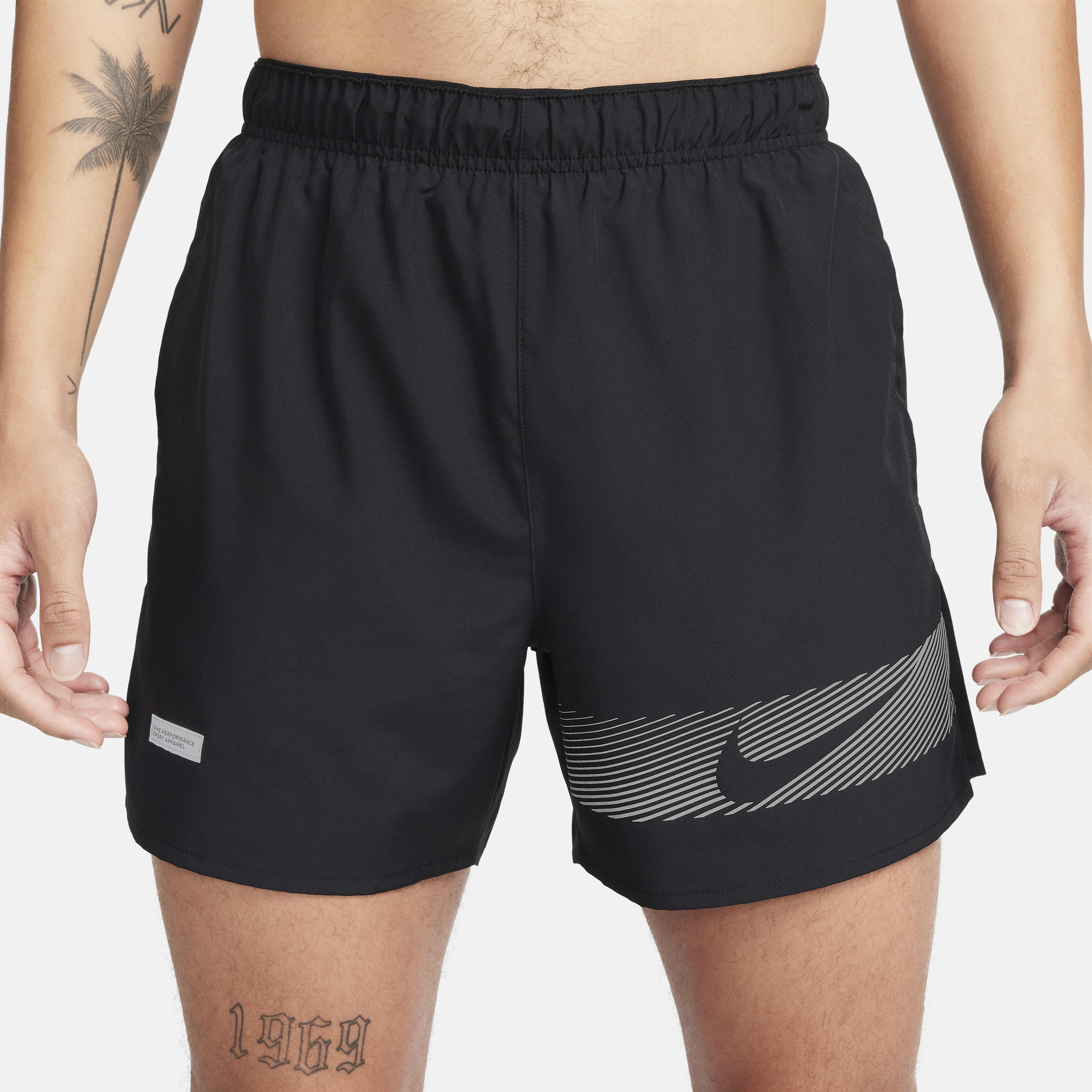Nike performance challenger short new arrivals