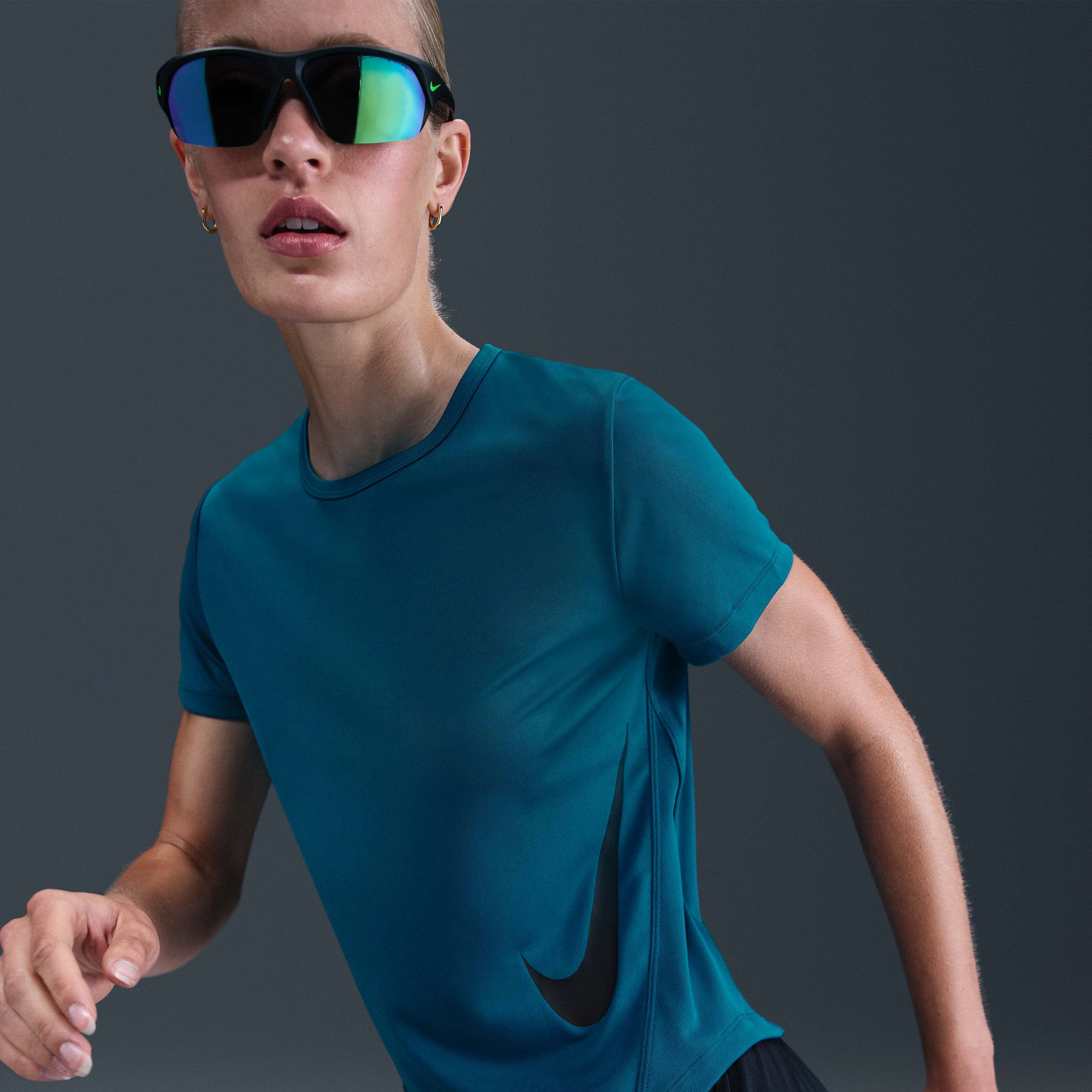 نايكي تيمبو سووش image number 2