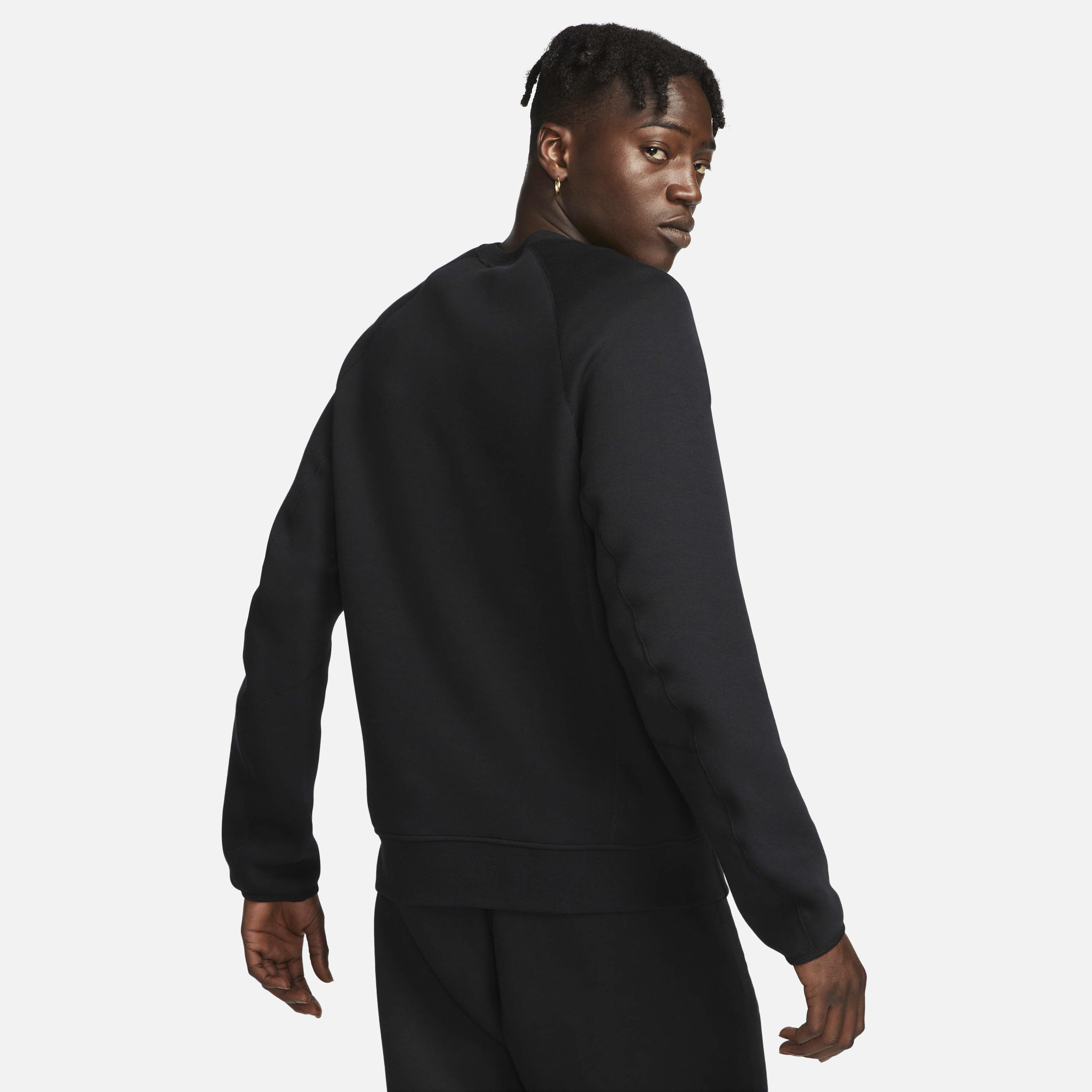 Nike tech fleece long sleeve crew hotsell