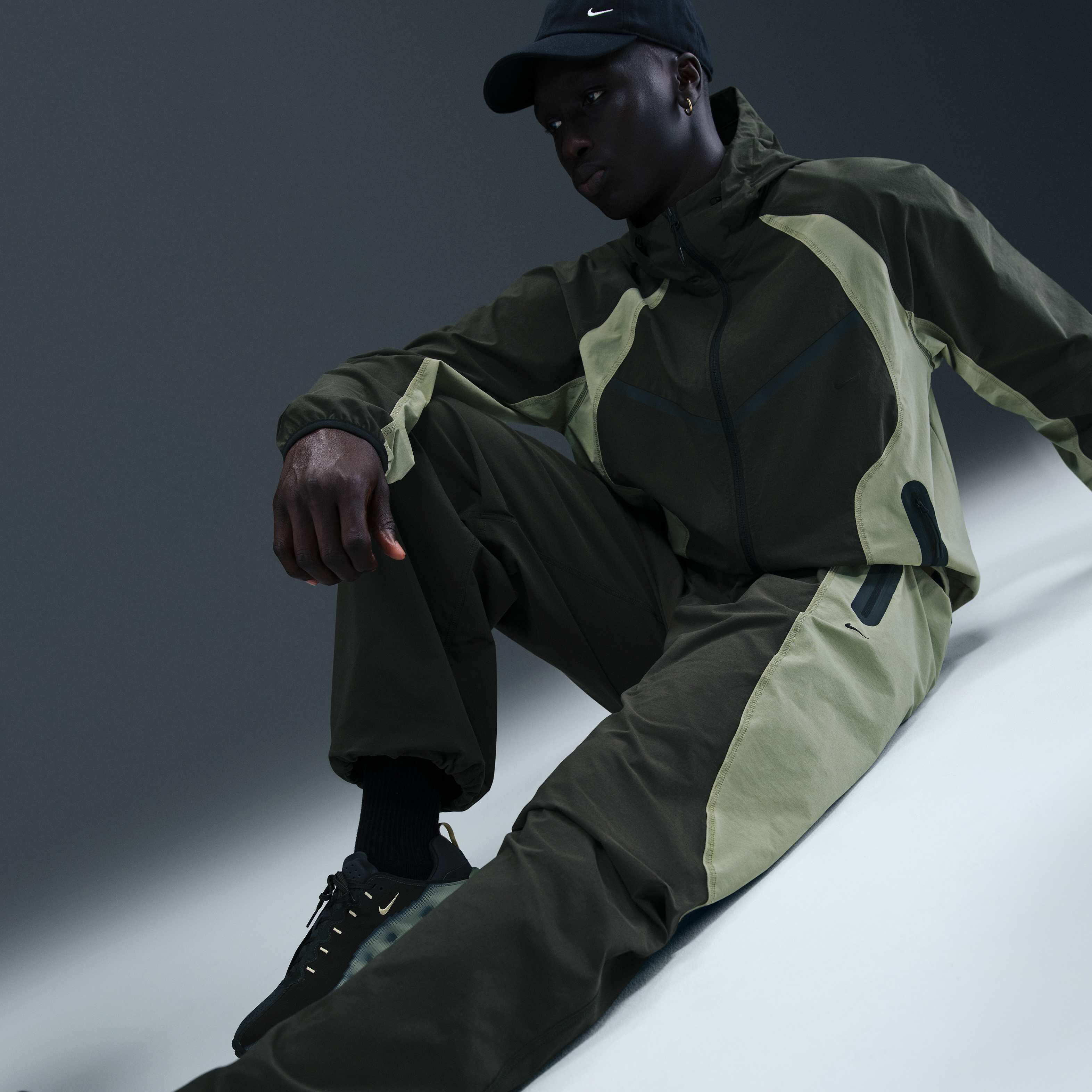 Nike Tech image number 4