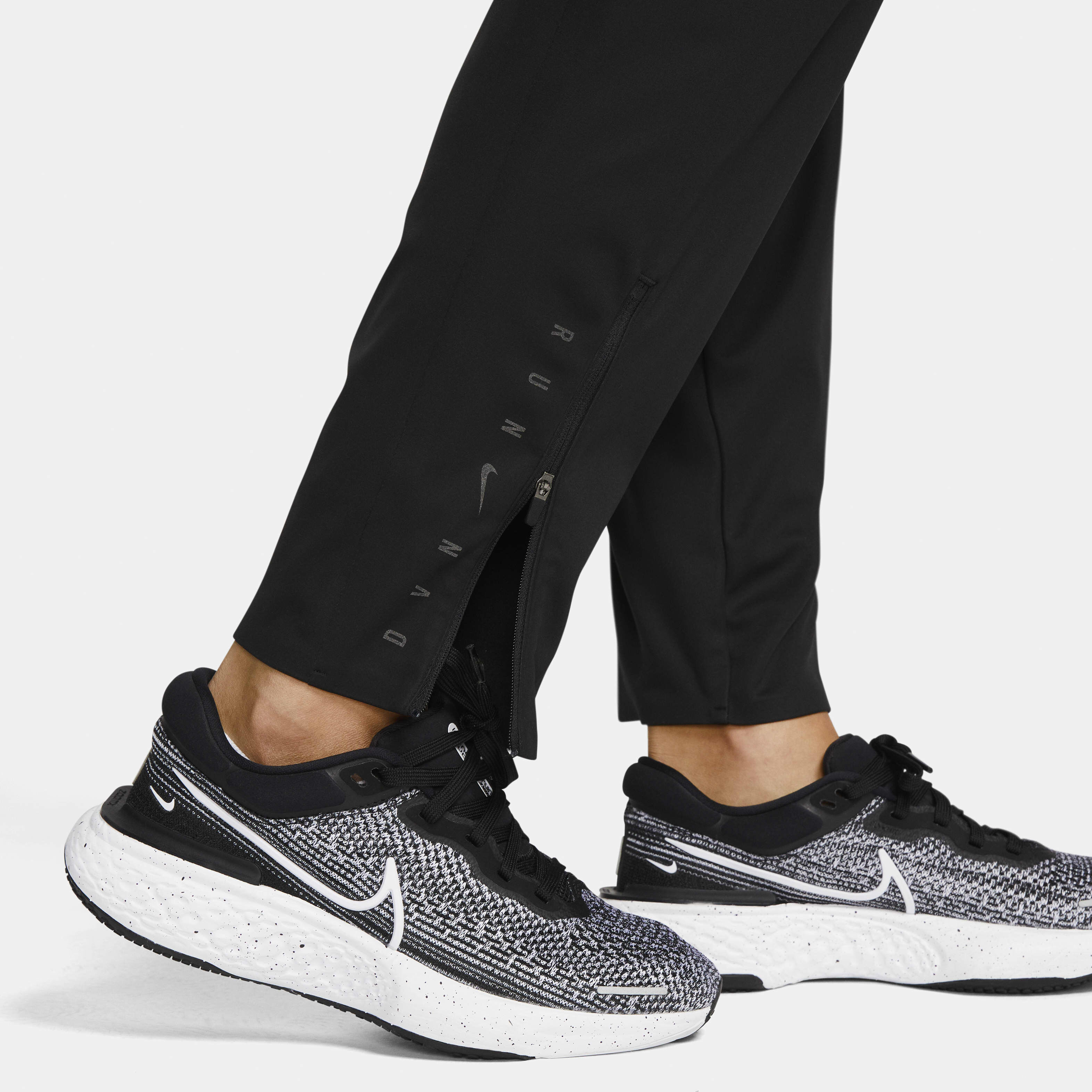 Nike Storm-FIT Run Division image number 3
