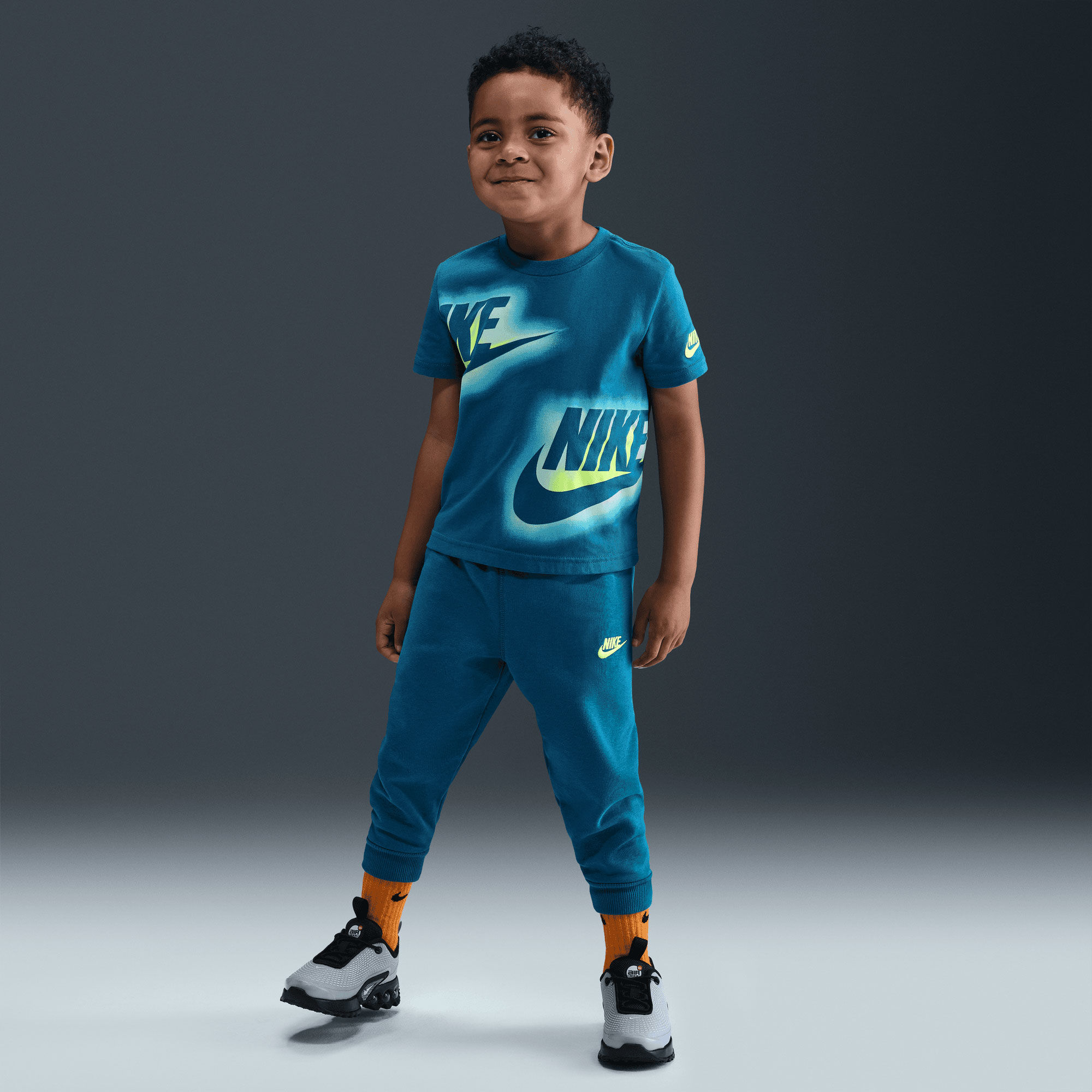 Nike Glow With Me image number 0