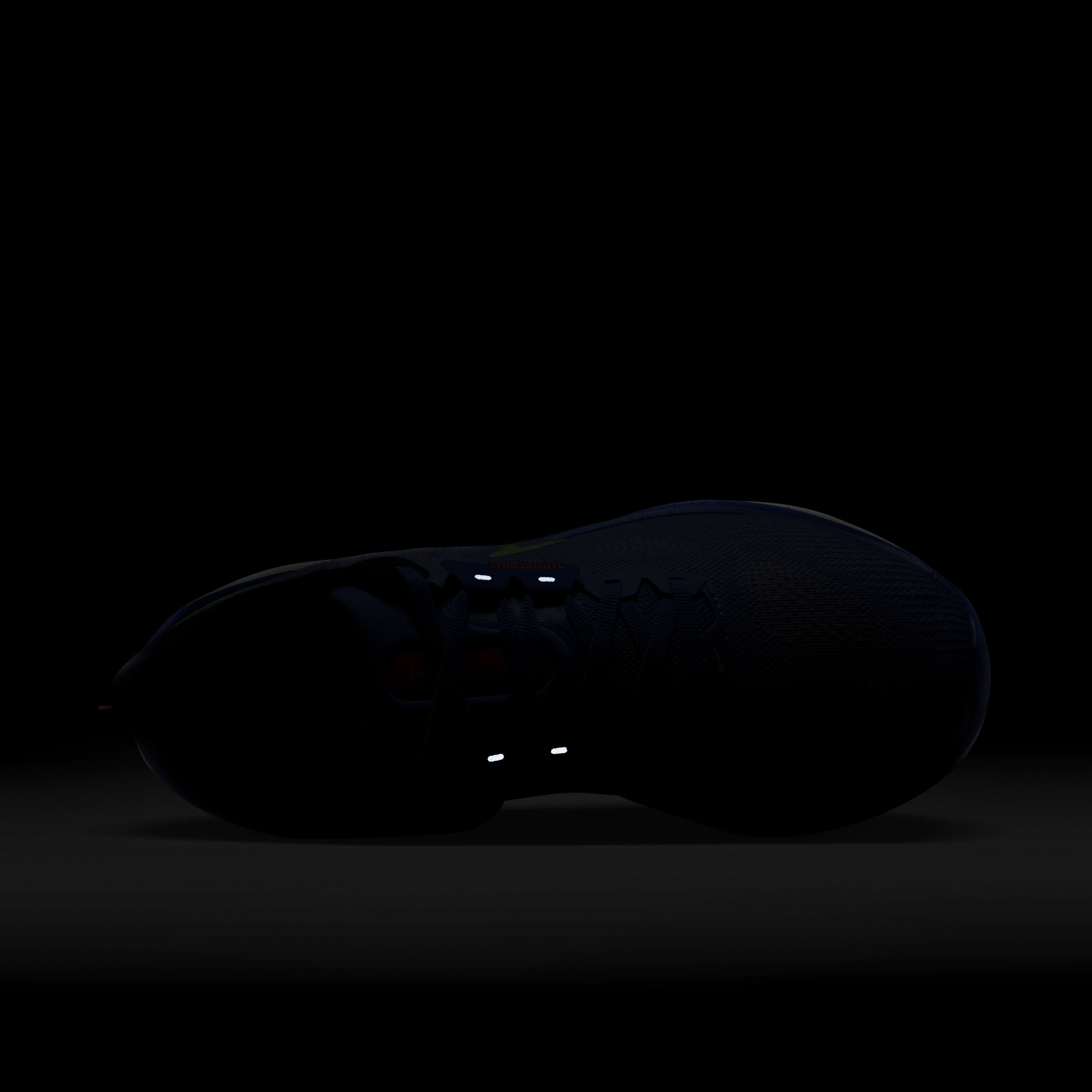 نايكي فوميرو 17 image number 8