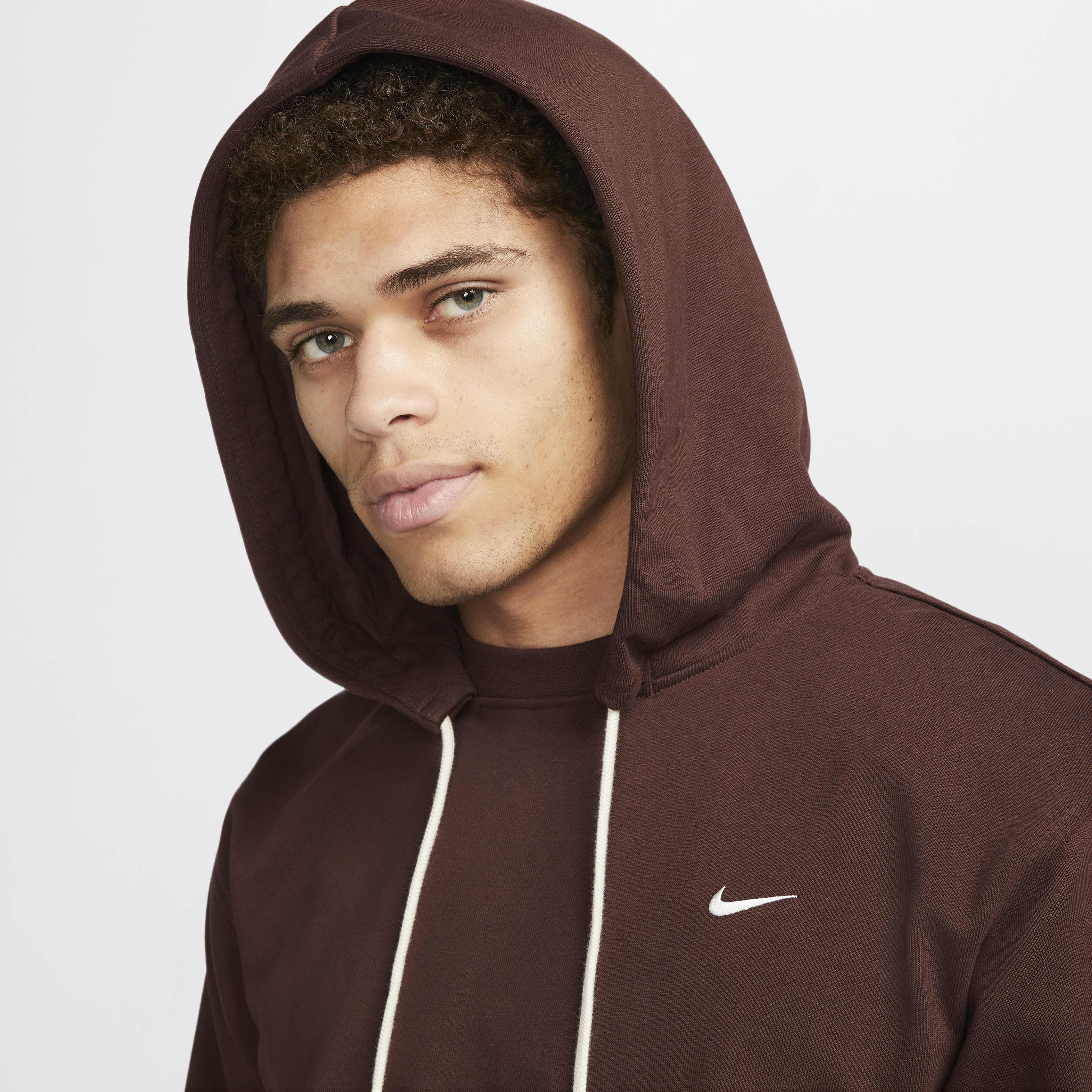 Nike Standard Issue image number 2
