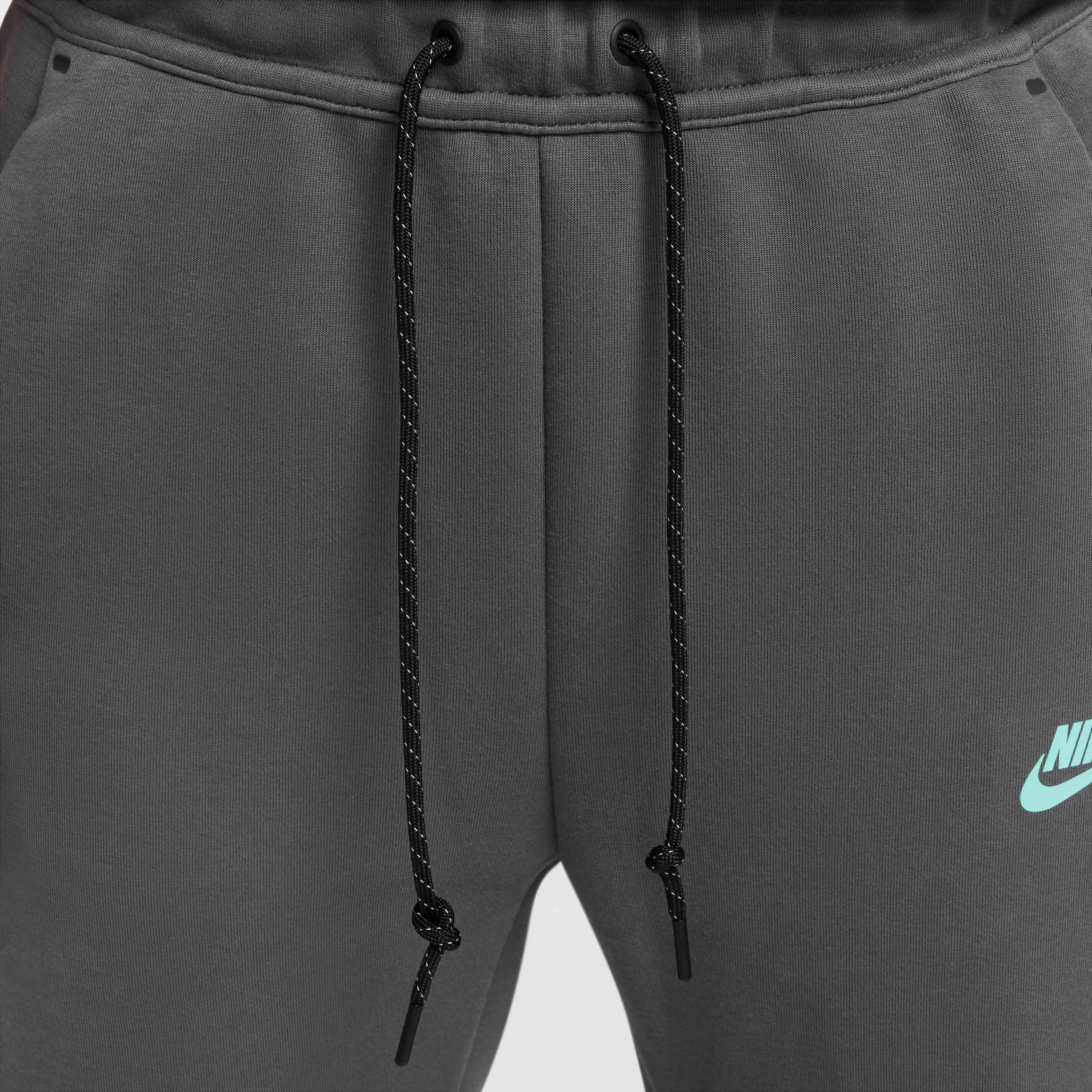 Nike Sportswear Tech image number 2