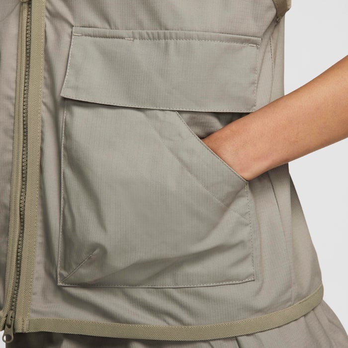 Nike Sportswear Essential image number 5 Nike Sportswear Essential image number 5