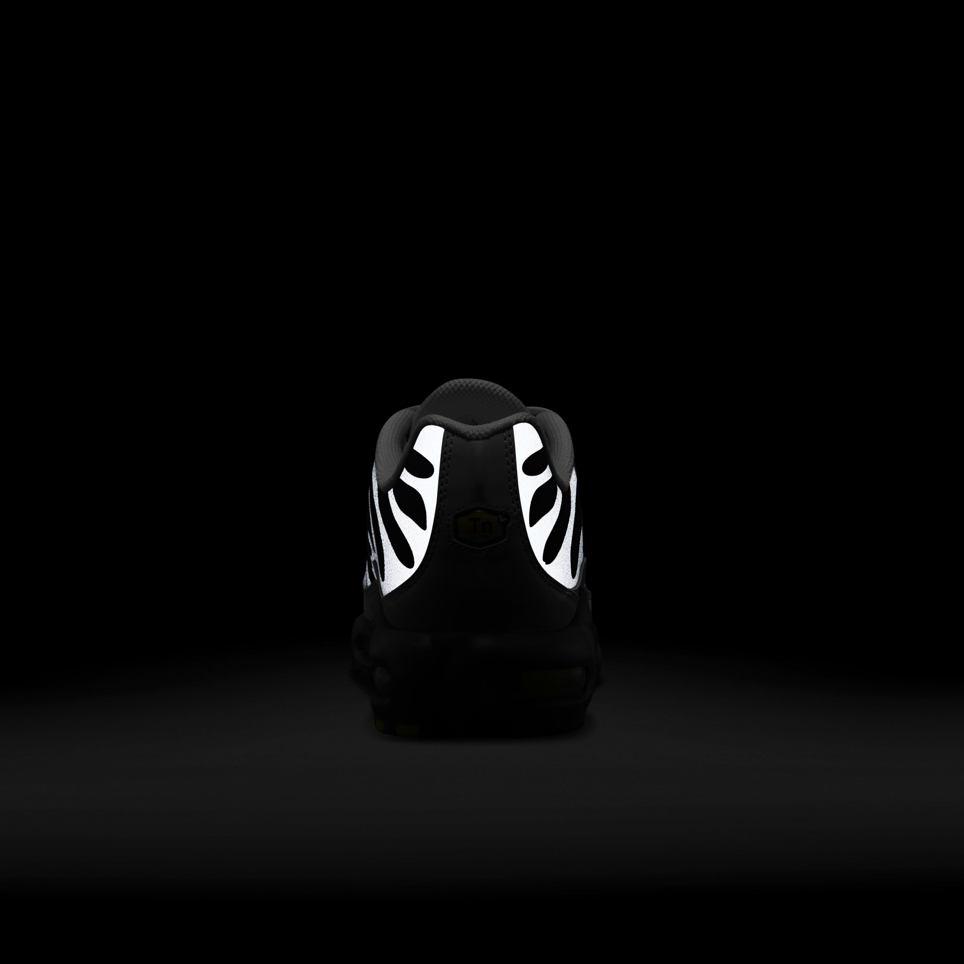 اير ماكس بلس image number 9