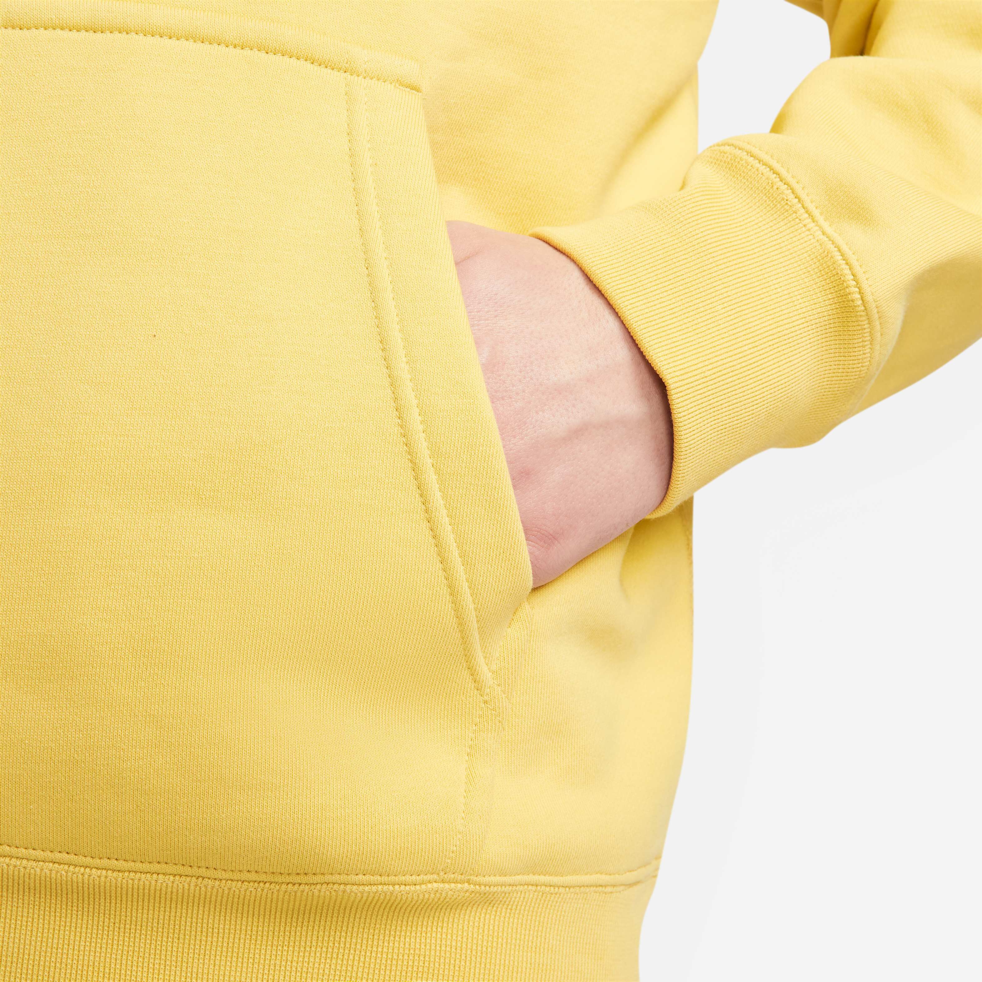 Nike Solo Swoosh image number 4