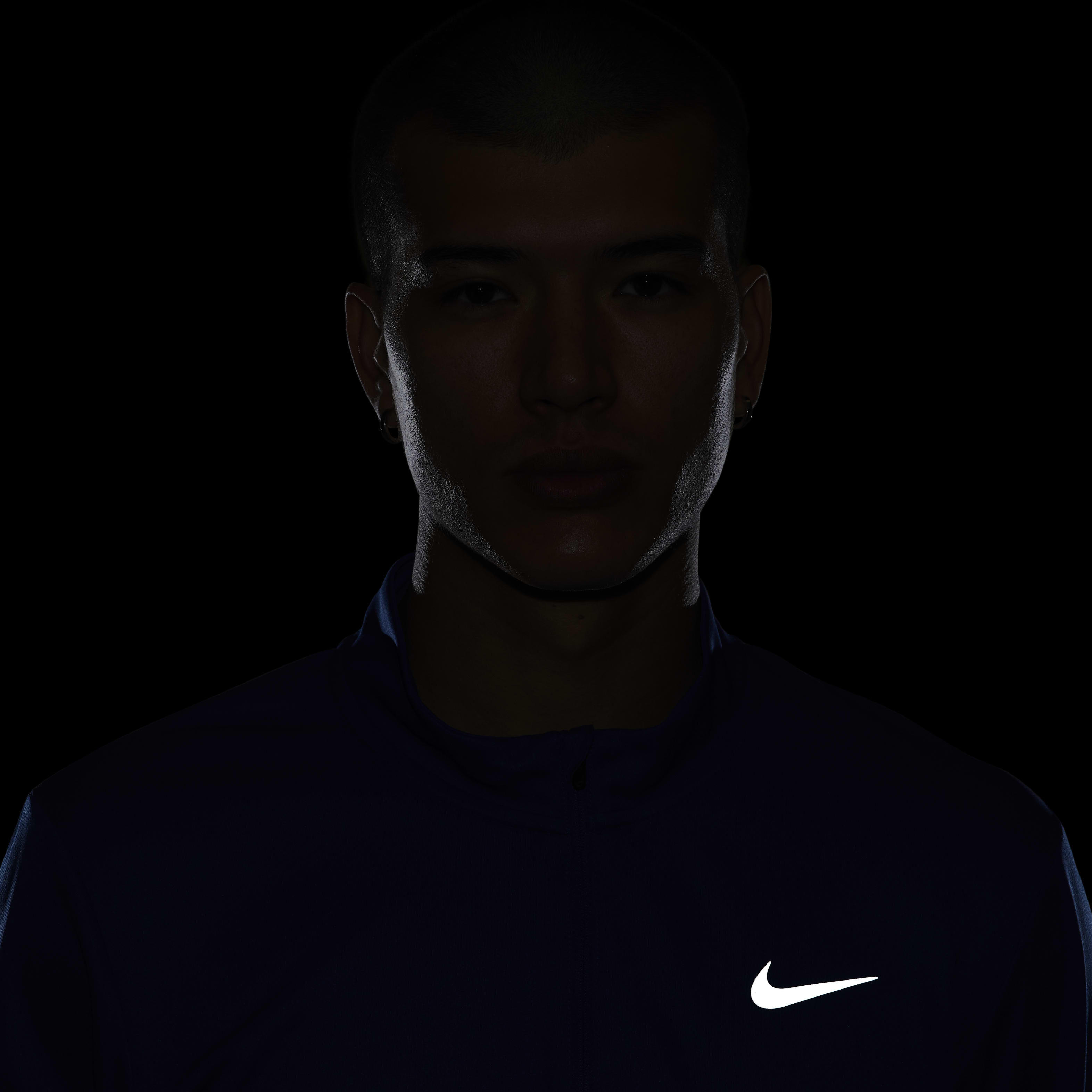 نايكي بيسر image number 5