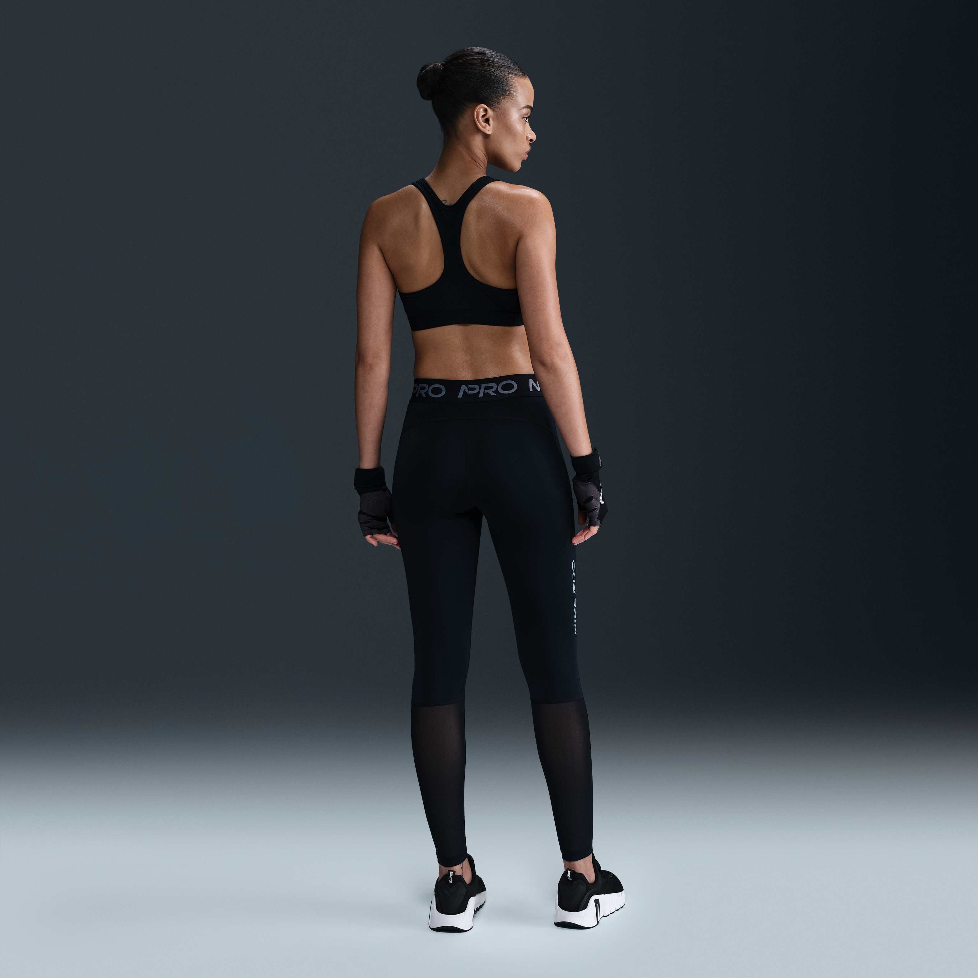 Nike Pro image number 3