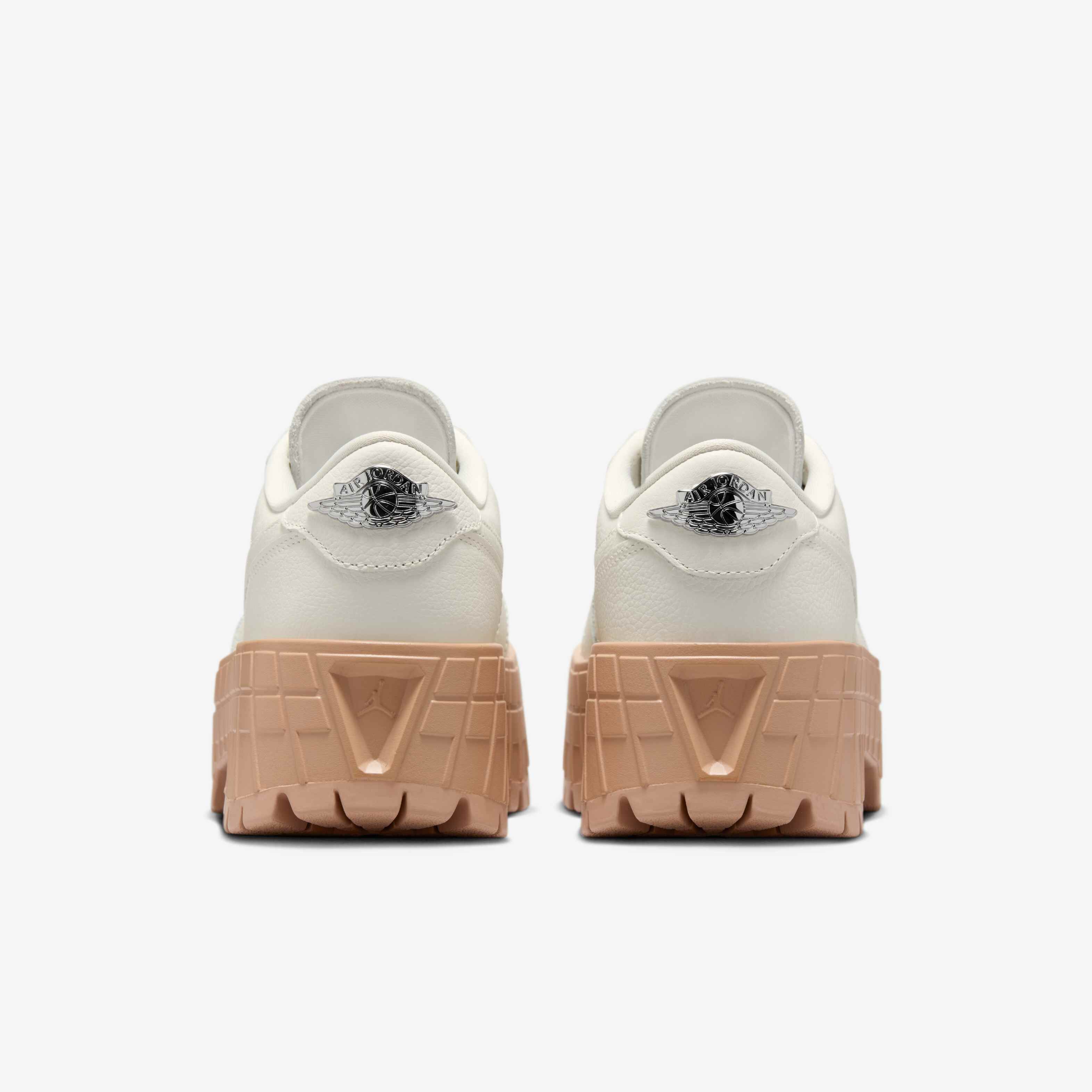 اير جوردن 1 بروكلين لو image number 5