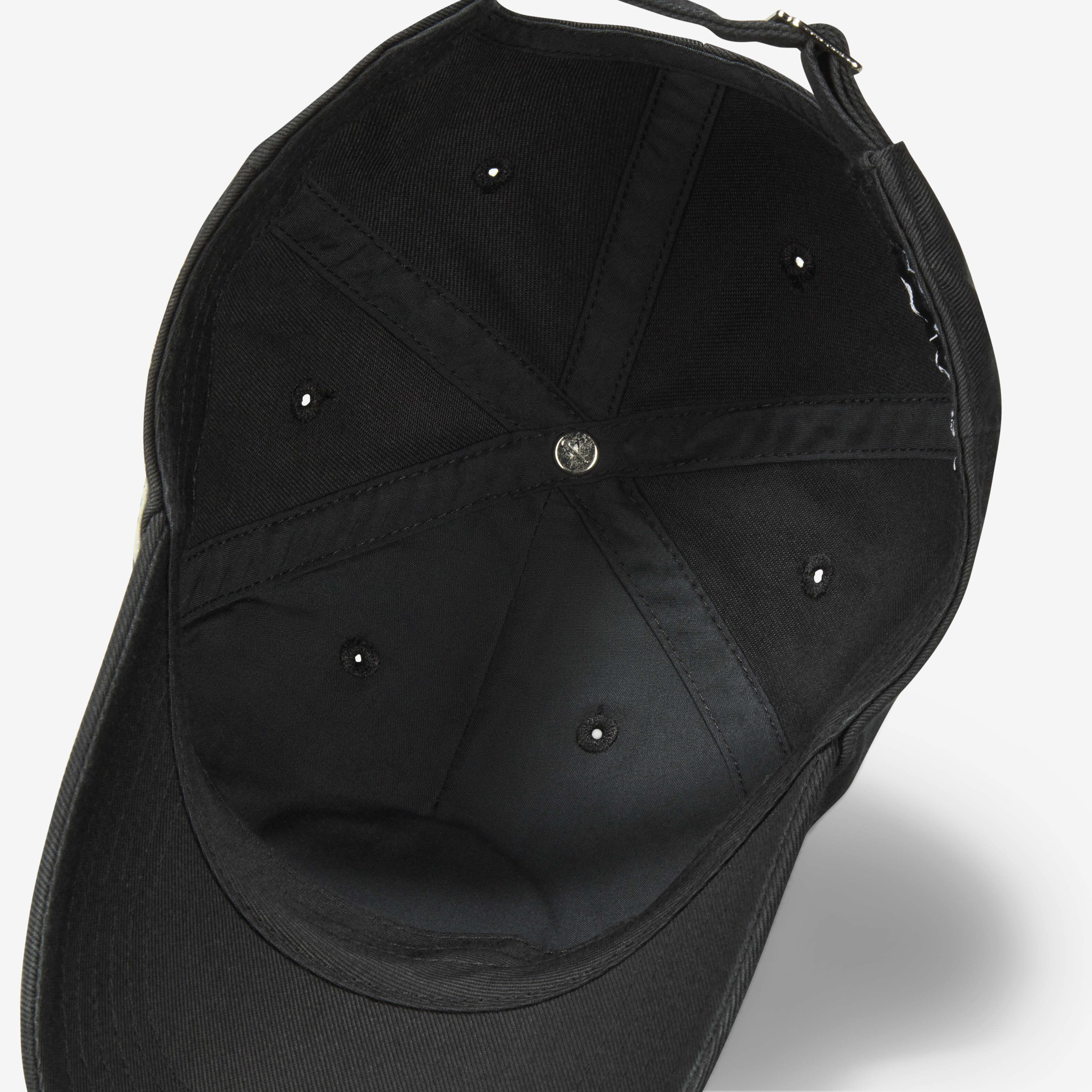 نايكي كلوب image number 4