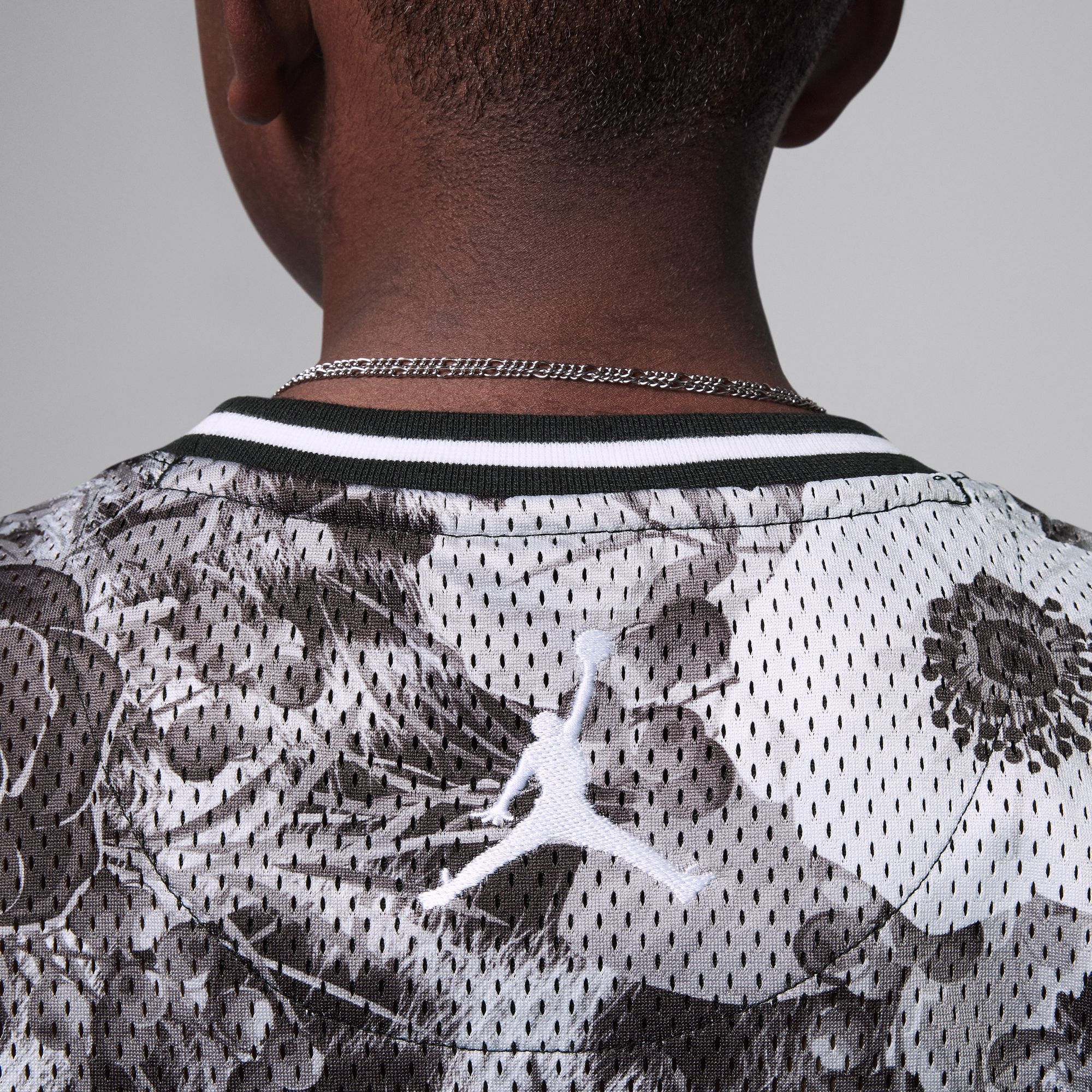 تيشيرت جوردن 23 سترايبد image number 3