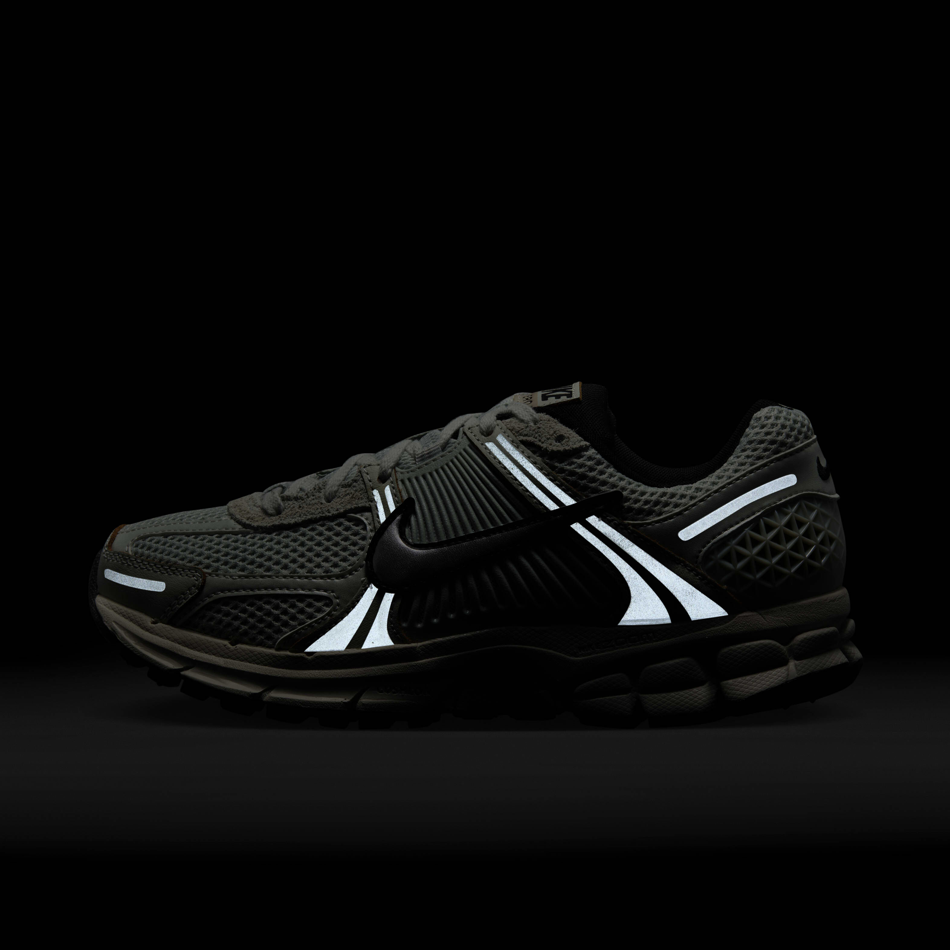 Buy Nike Zoom Vomero 5 Women's Shoes - Light Silver/Light Buy Nike Zoom Vomero 5 Women's Shoes - Light Silver/Light