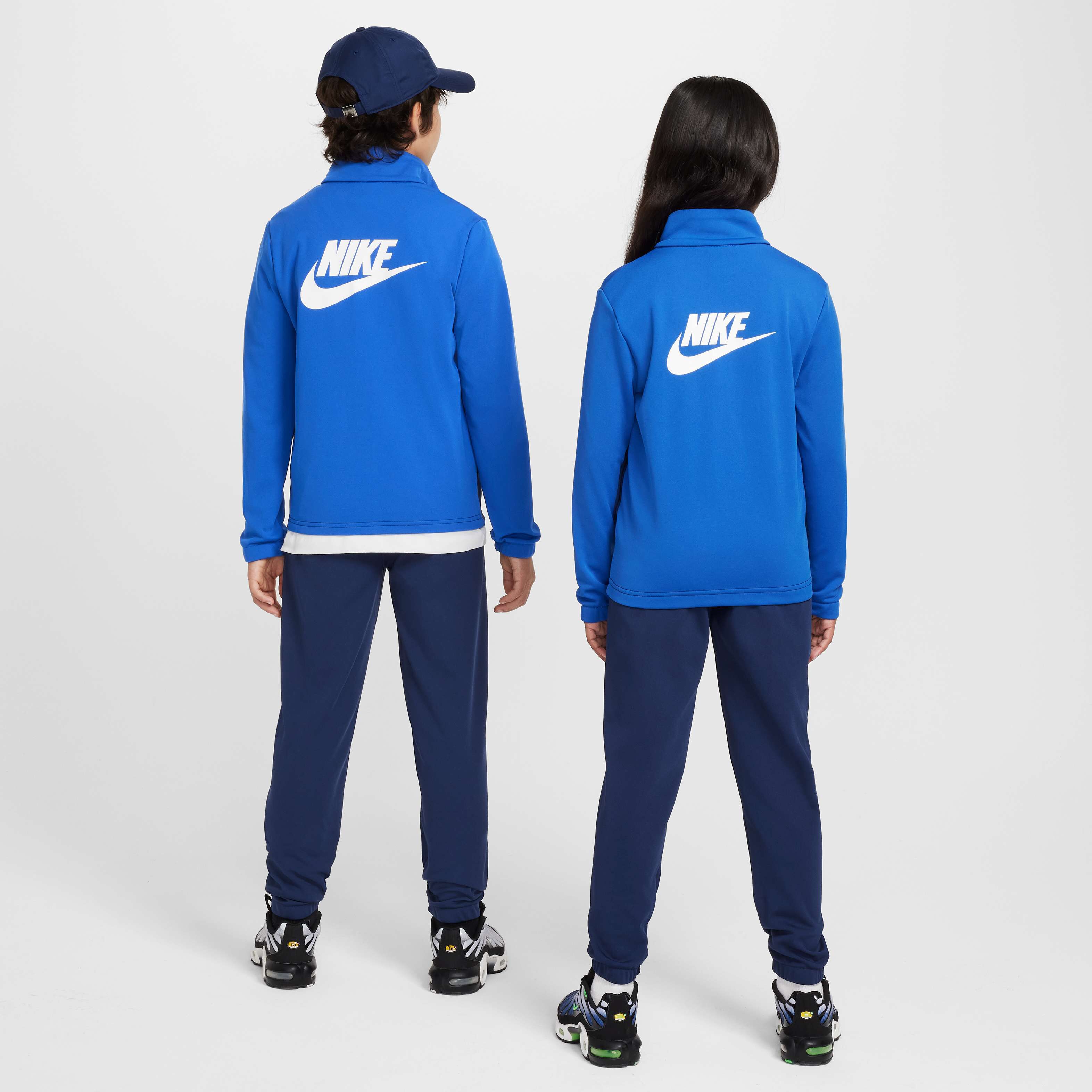 نايكي سبورتسوير image number 1