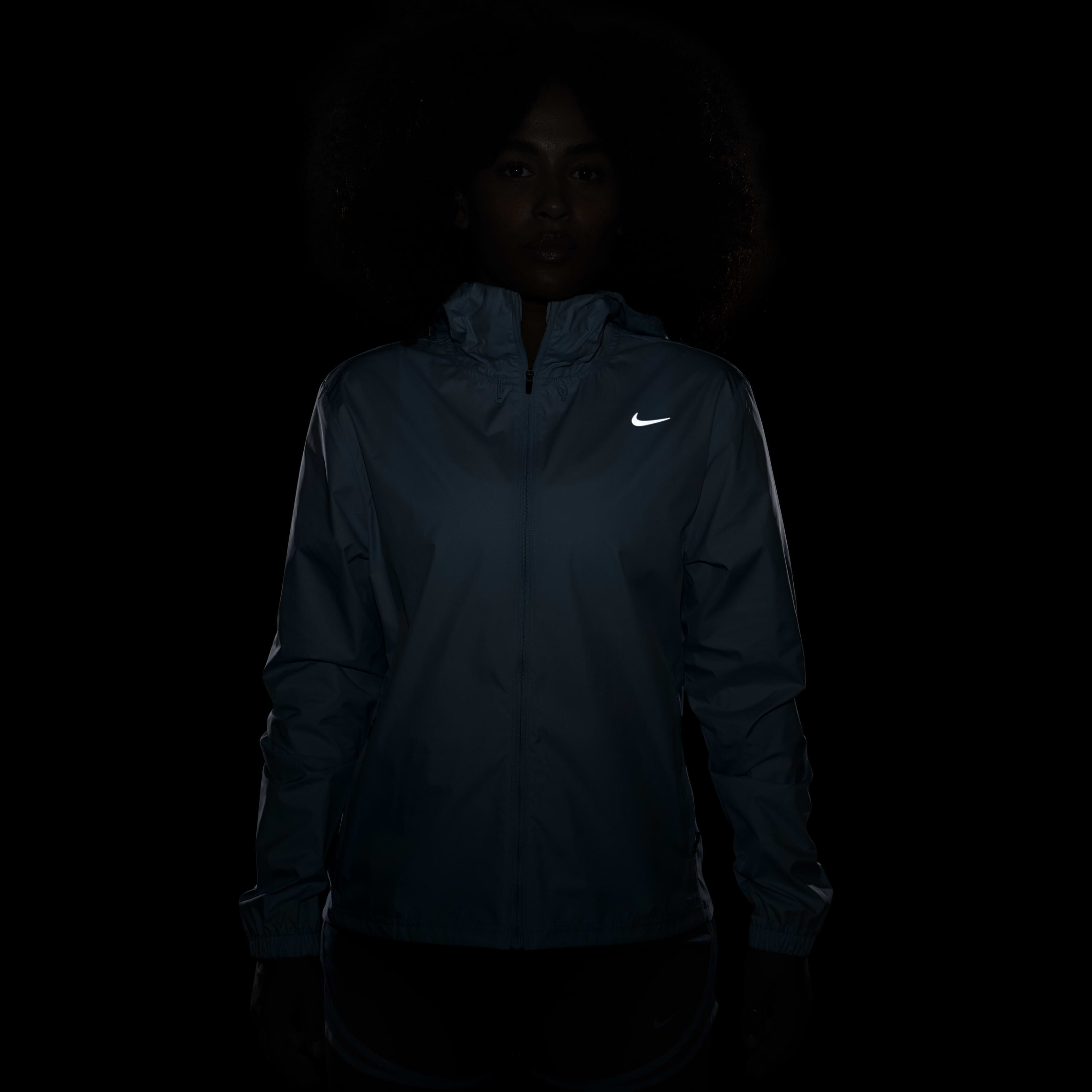 Nike Essential image number 9