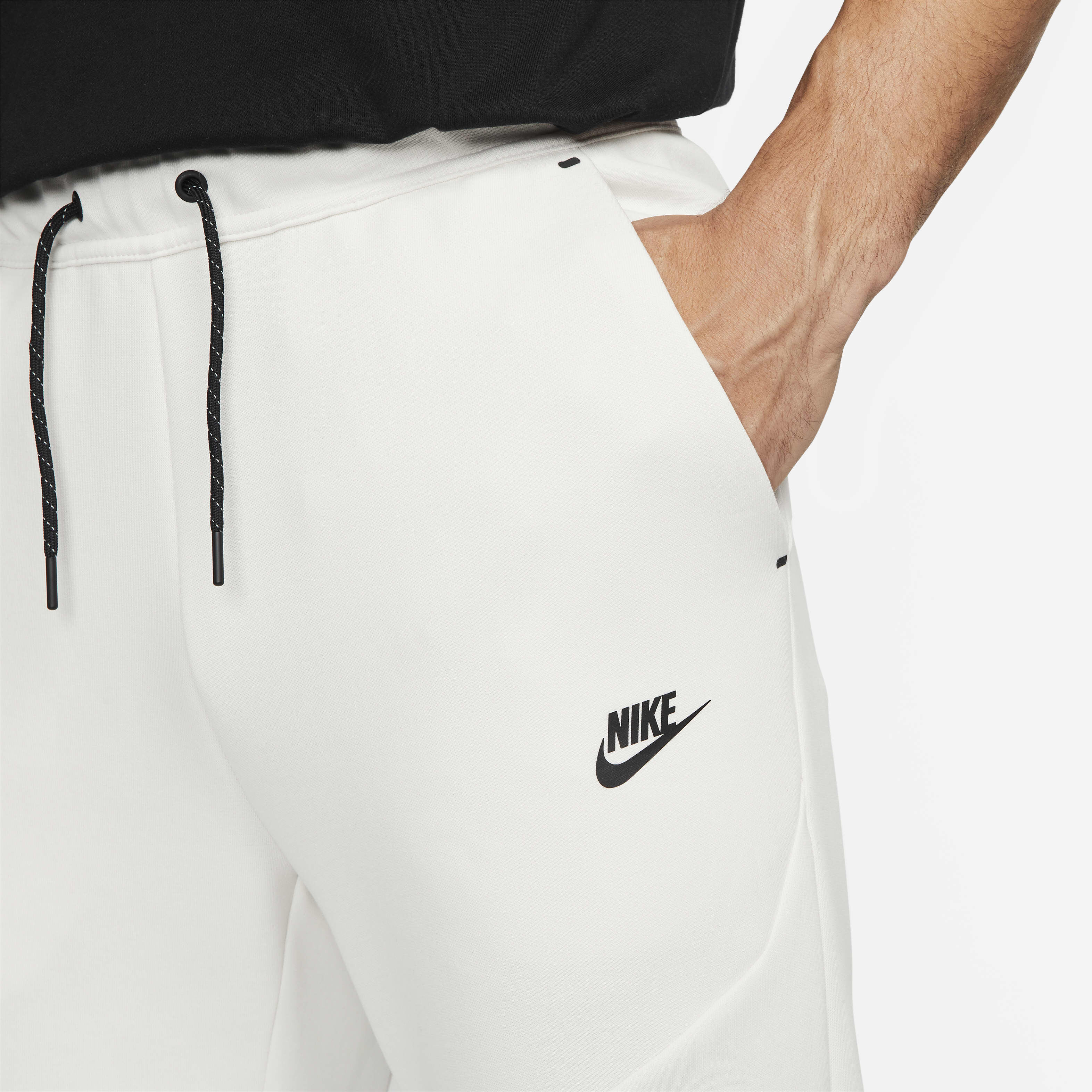Nike Sportswear Tech Fleece image number 2