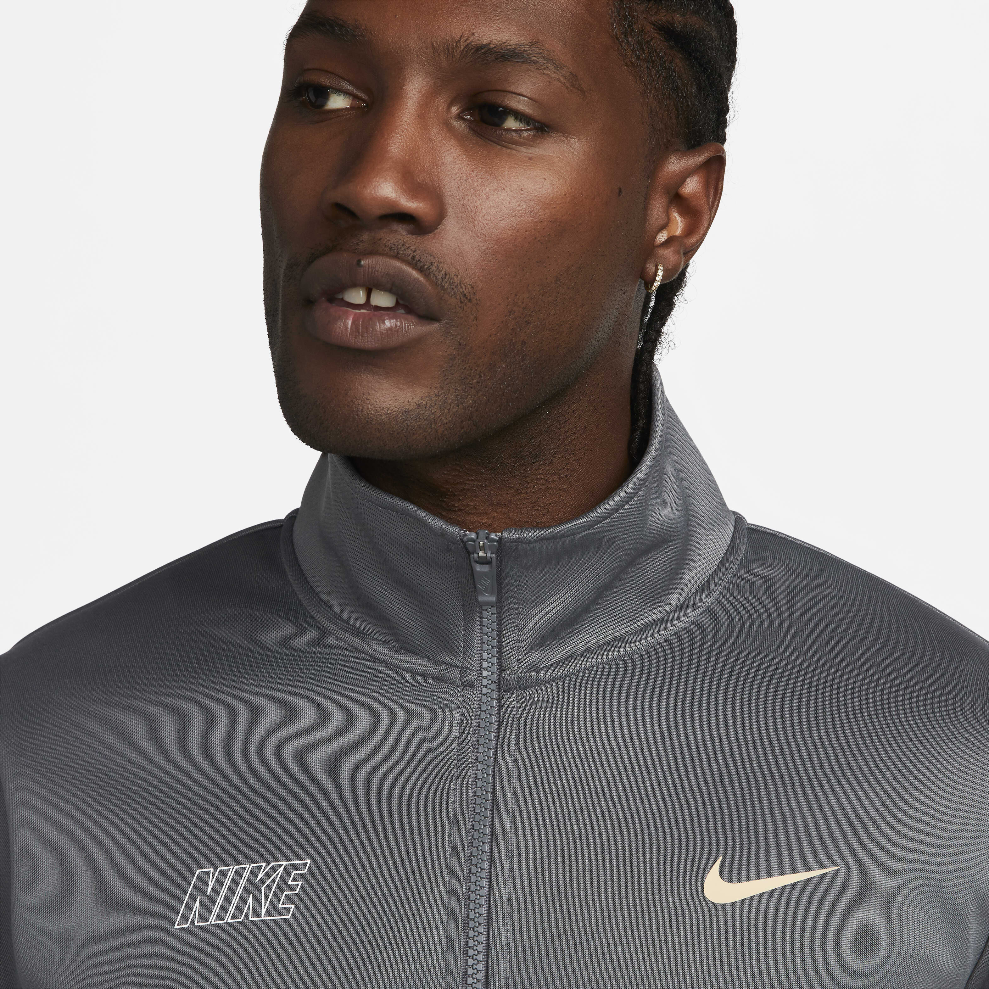 Nike Sportswear Repeat image number 2