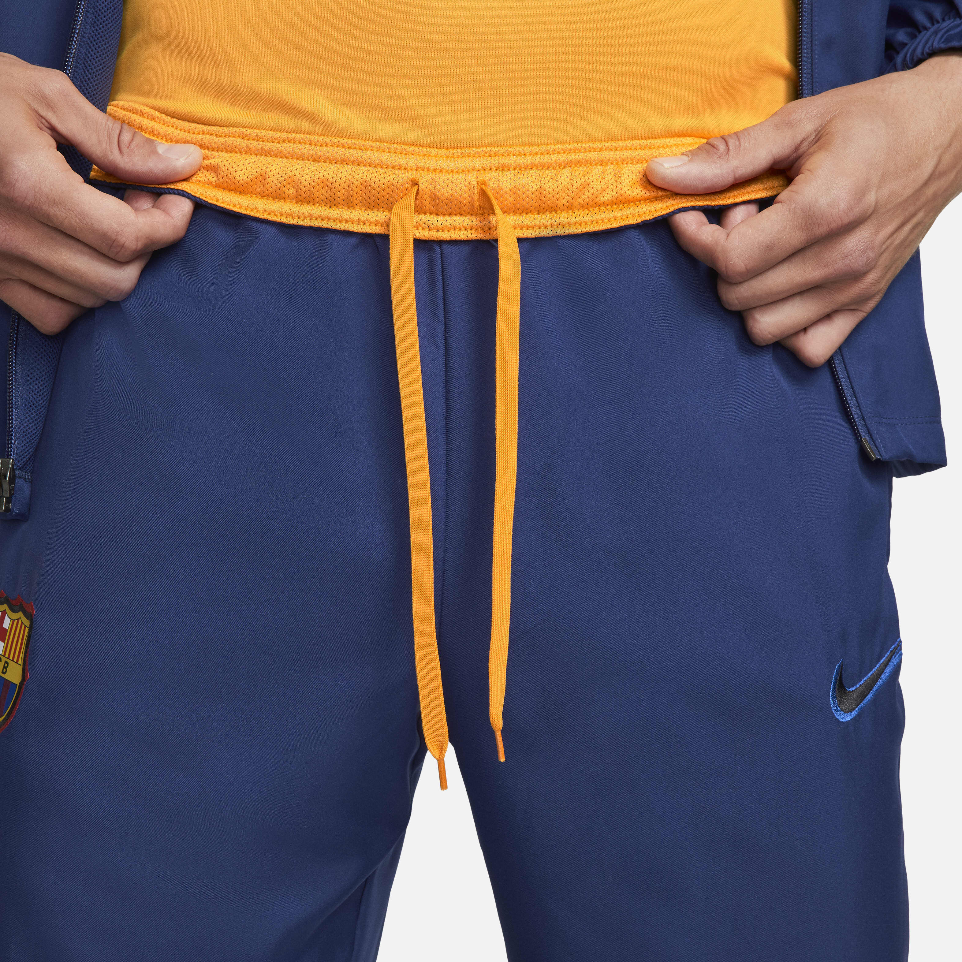 برشلونة أكاديمي برو image number 6