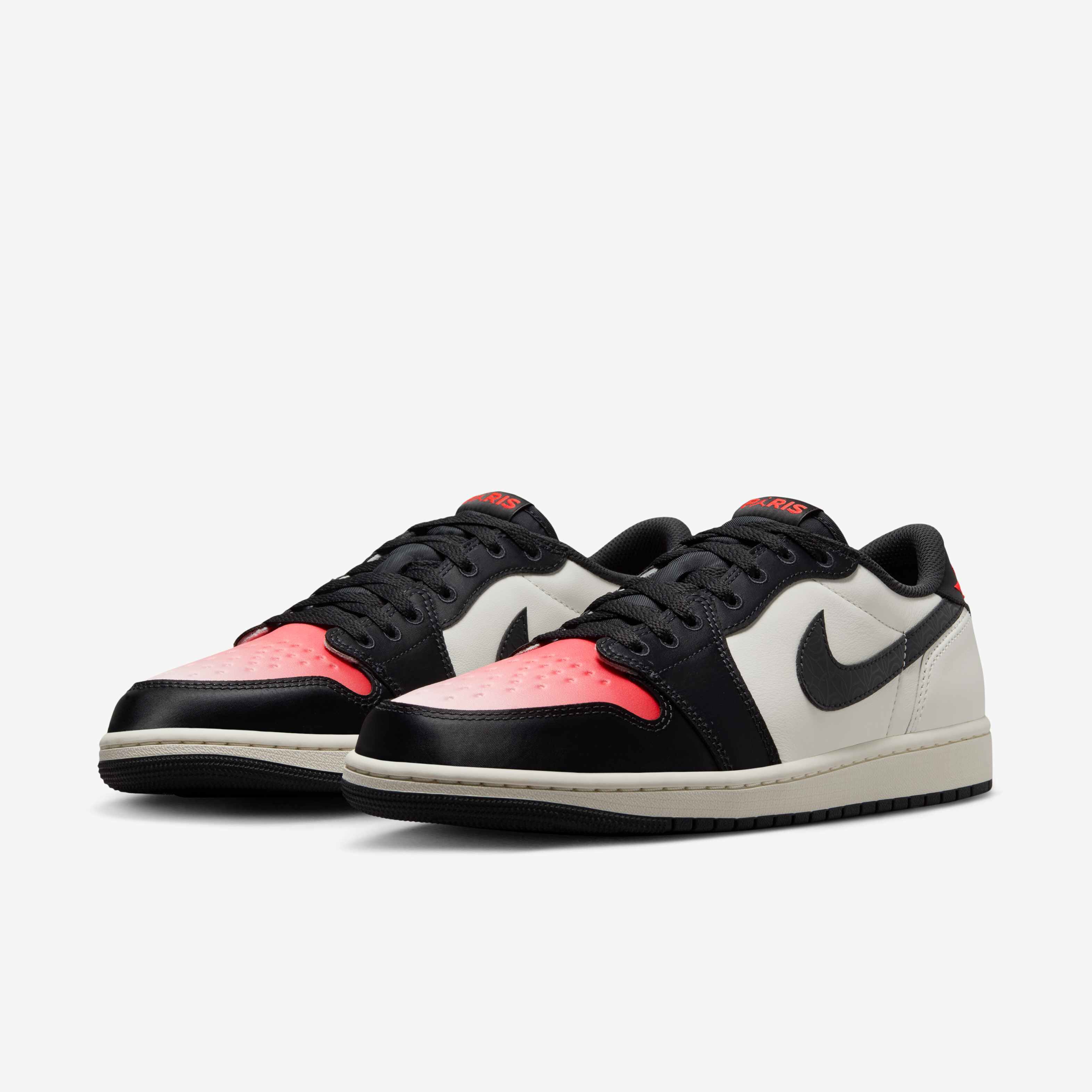 Air Jordan 1 Retro Low Paris Saint-Germain image number 4