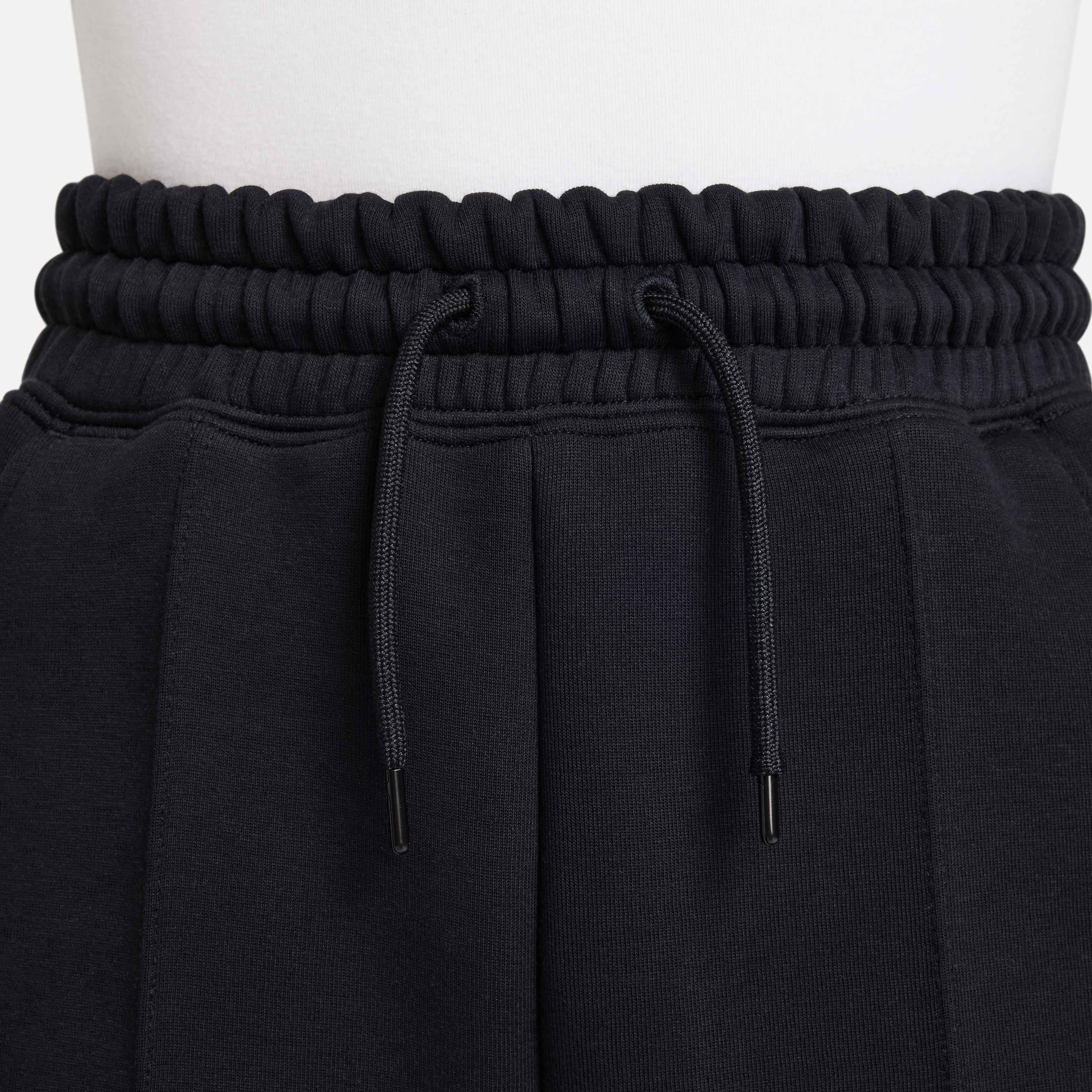 Nike Sportswear Tech Fleece image number 2