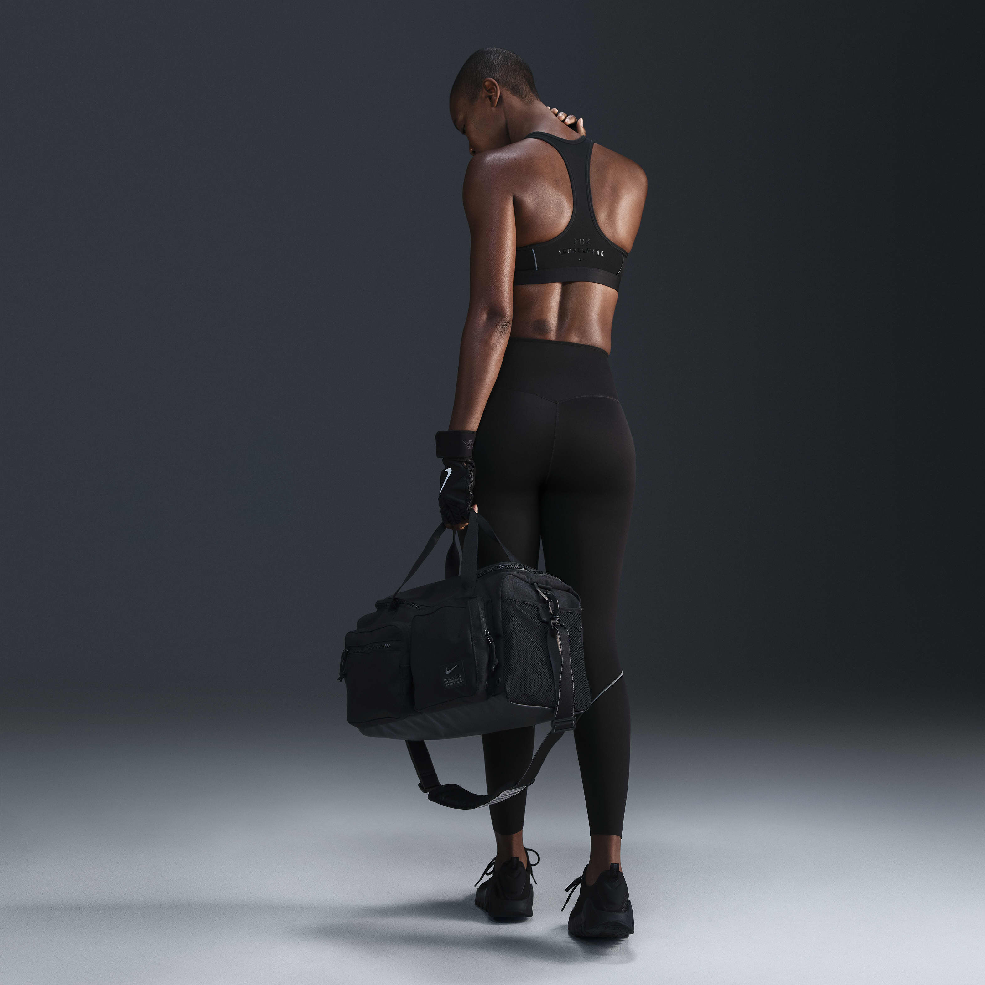 نايكي سووش image number 4