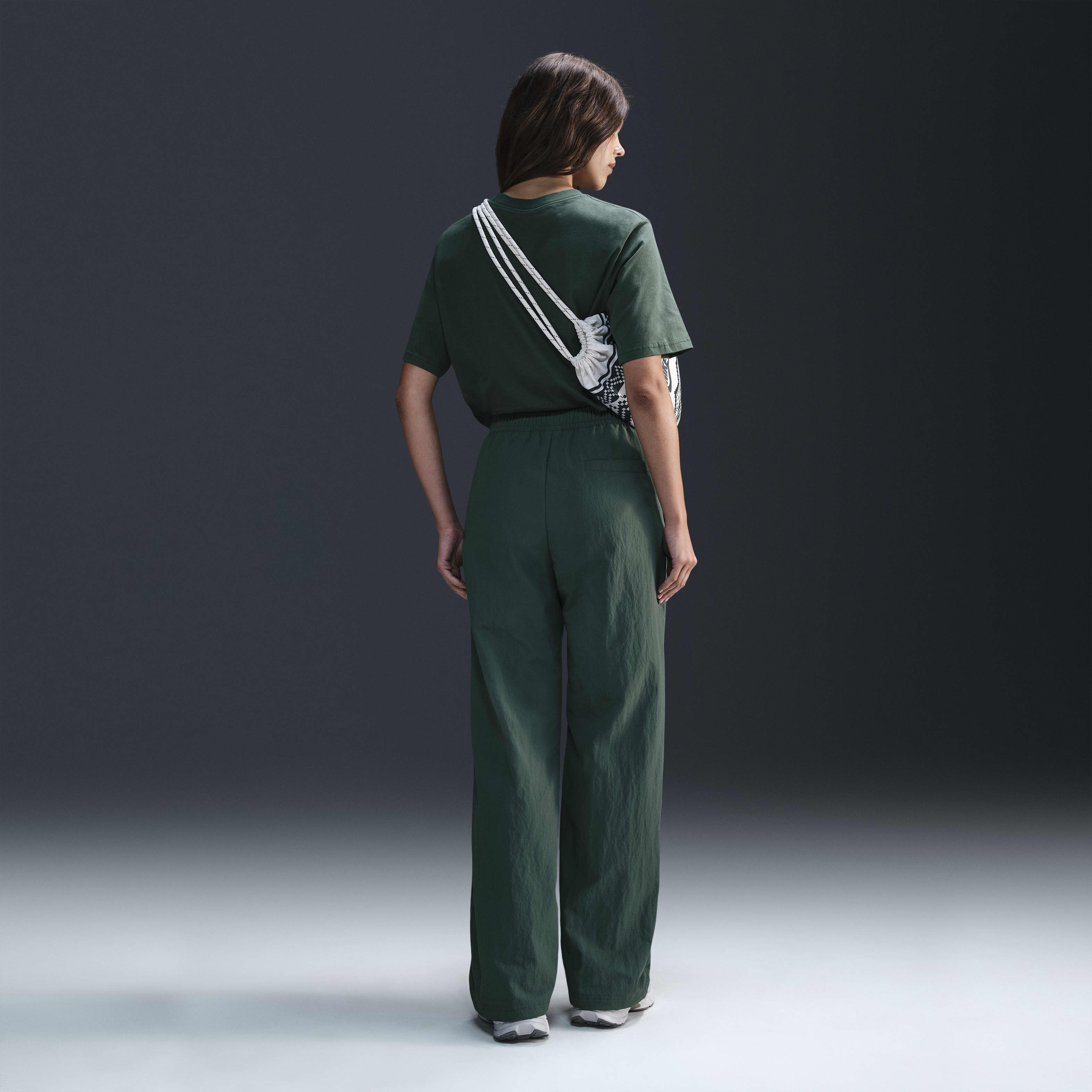 نايكي سبورتسوير ايسنشال image number 3