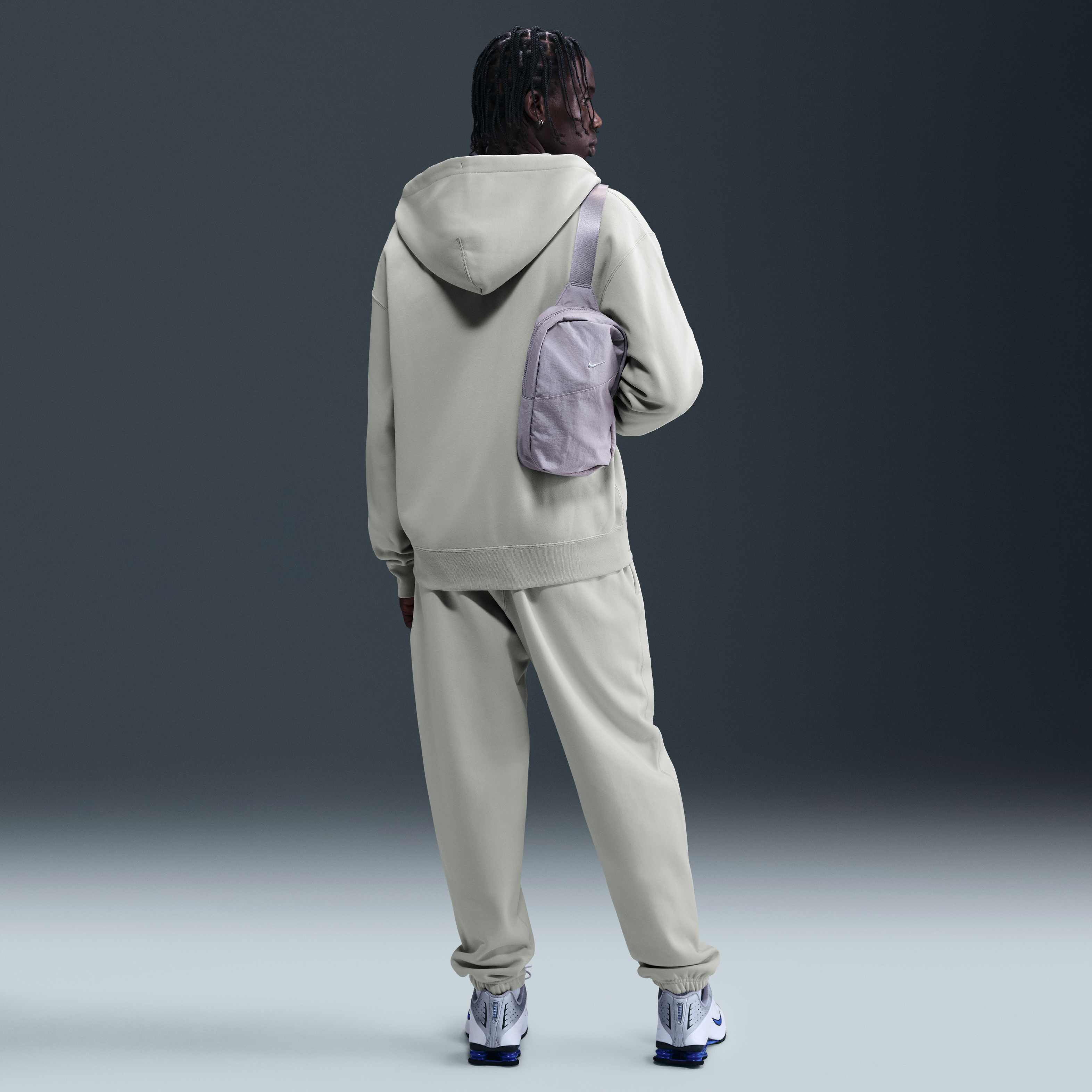 Nike Solo Swoosh image number 4