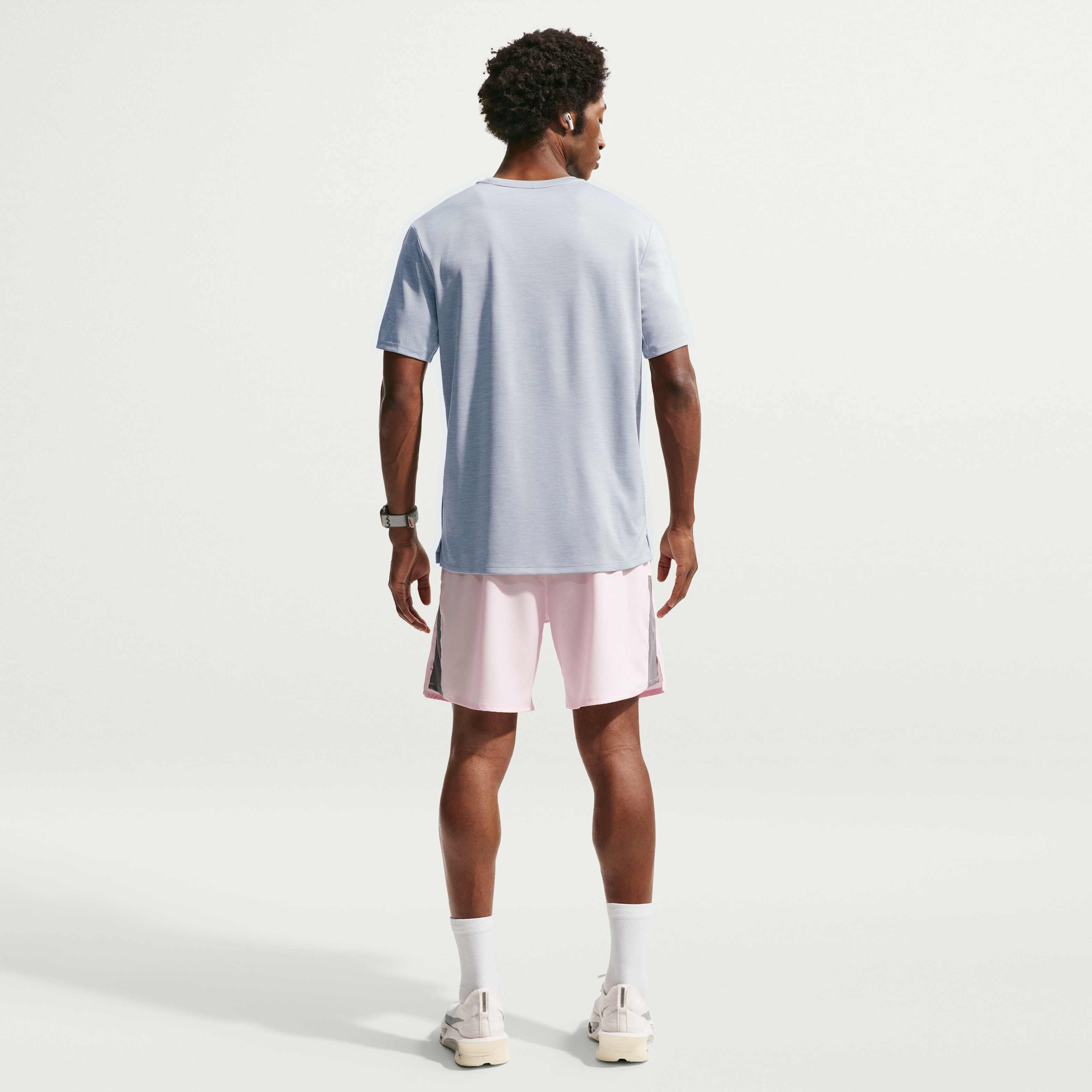 نايكي ميلر image number 4