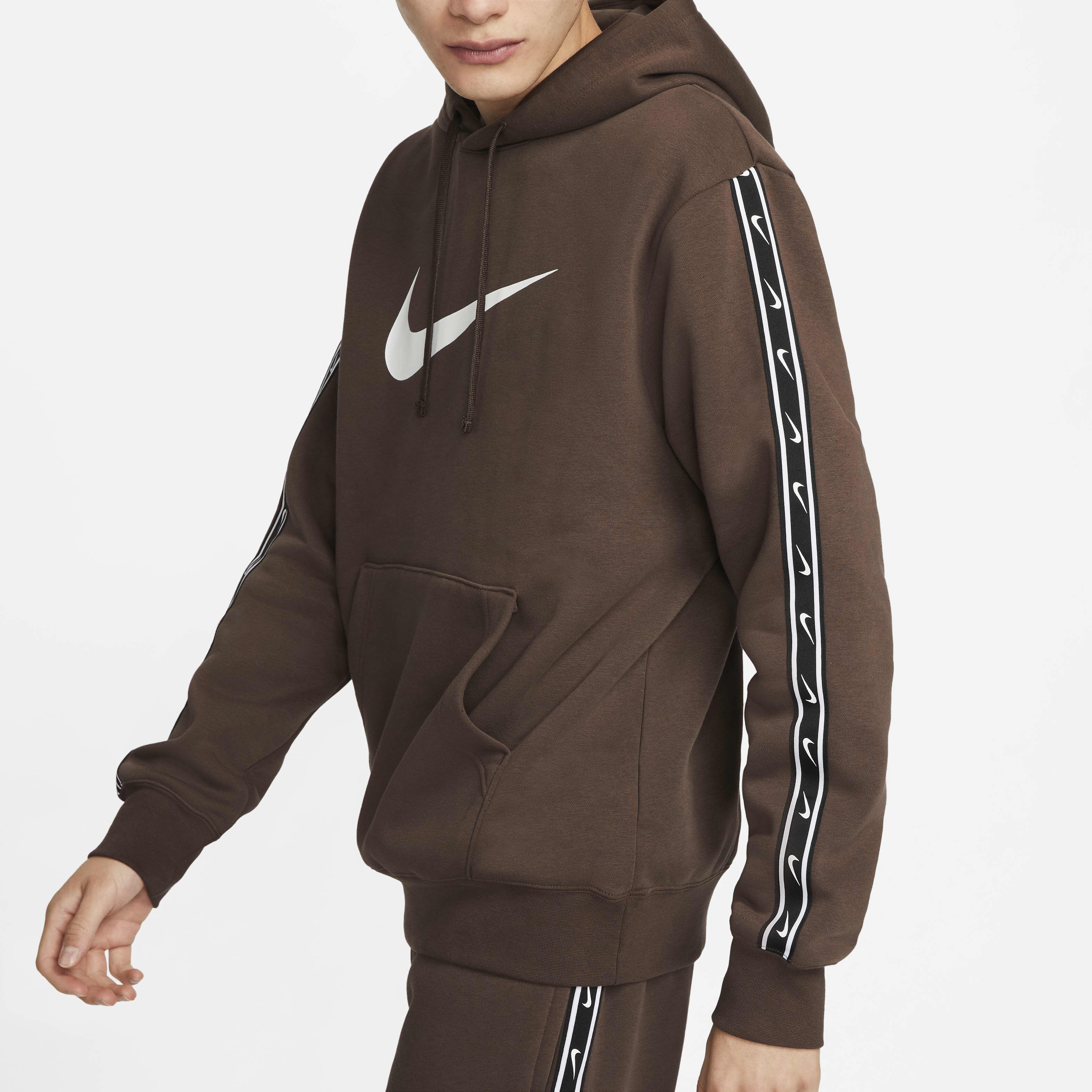 Nike Sportswear Repeat image number 3