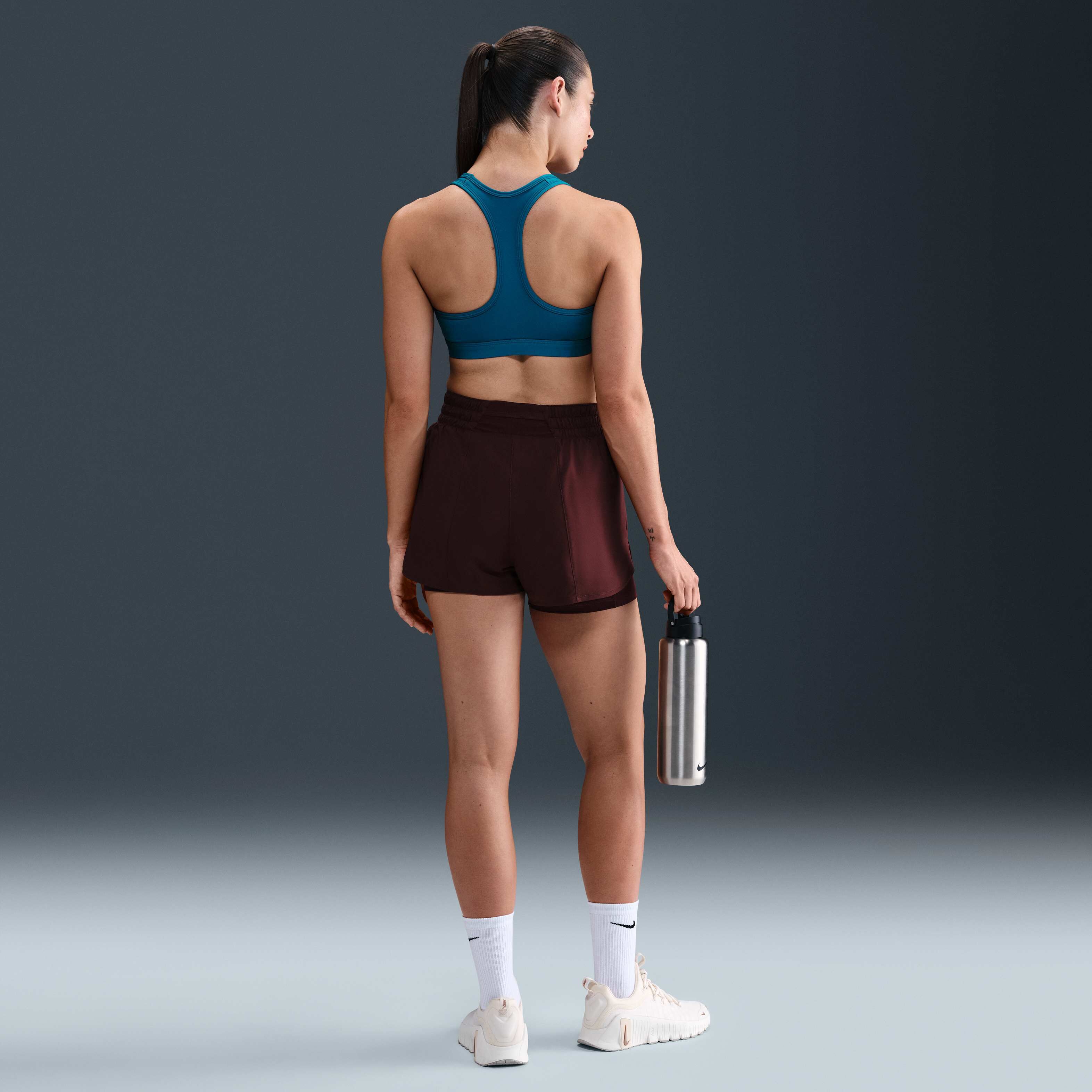 Nike Swoosh Medium-Support image number 4