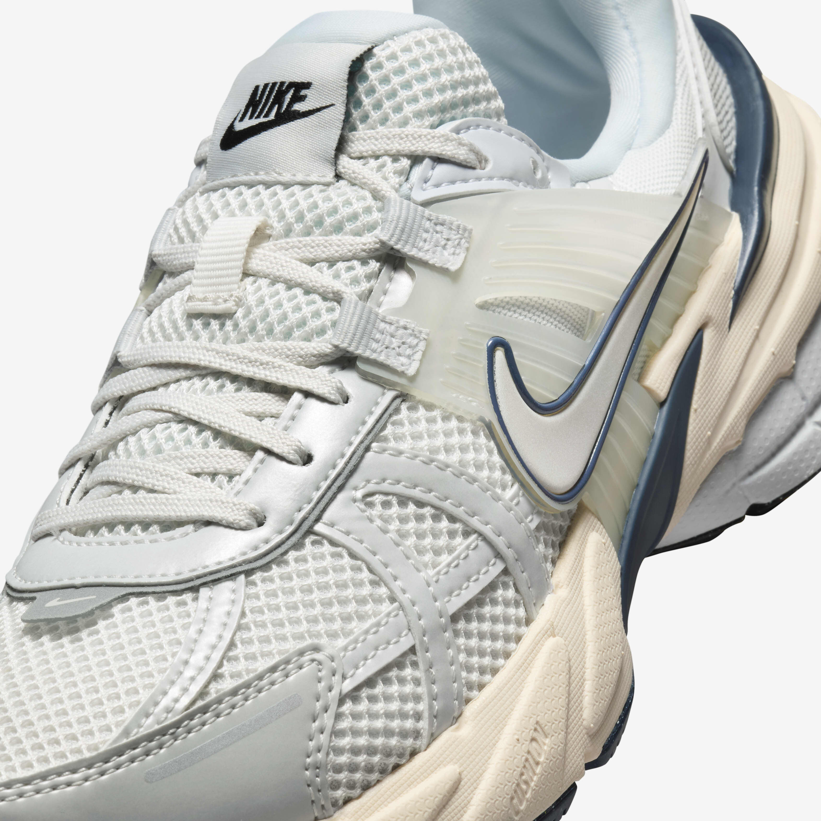 V2K Run Shoes image number 6