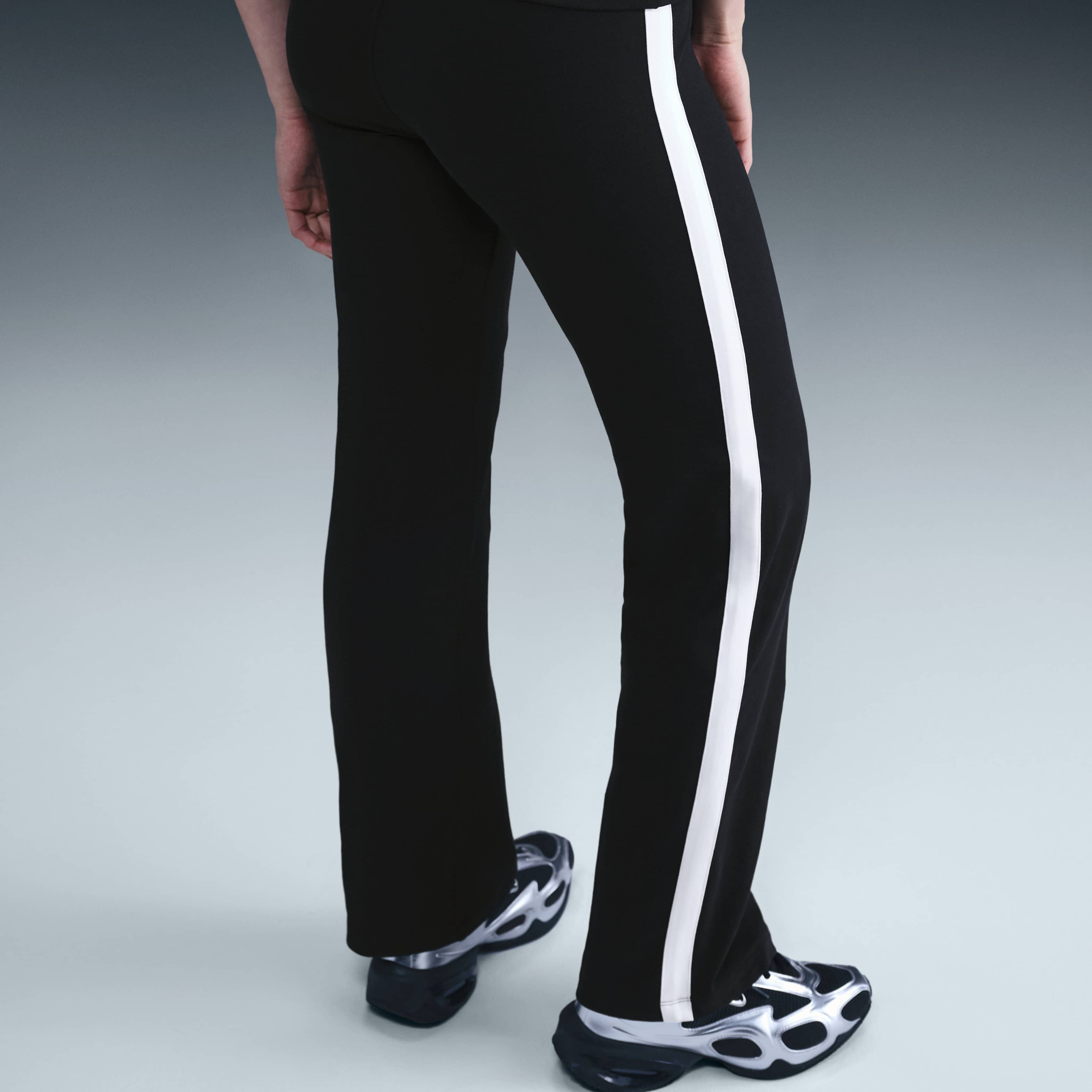 نايكي سبورتسوير image number 2